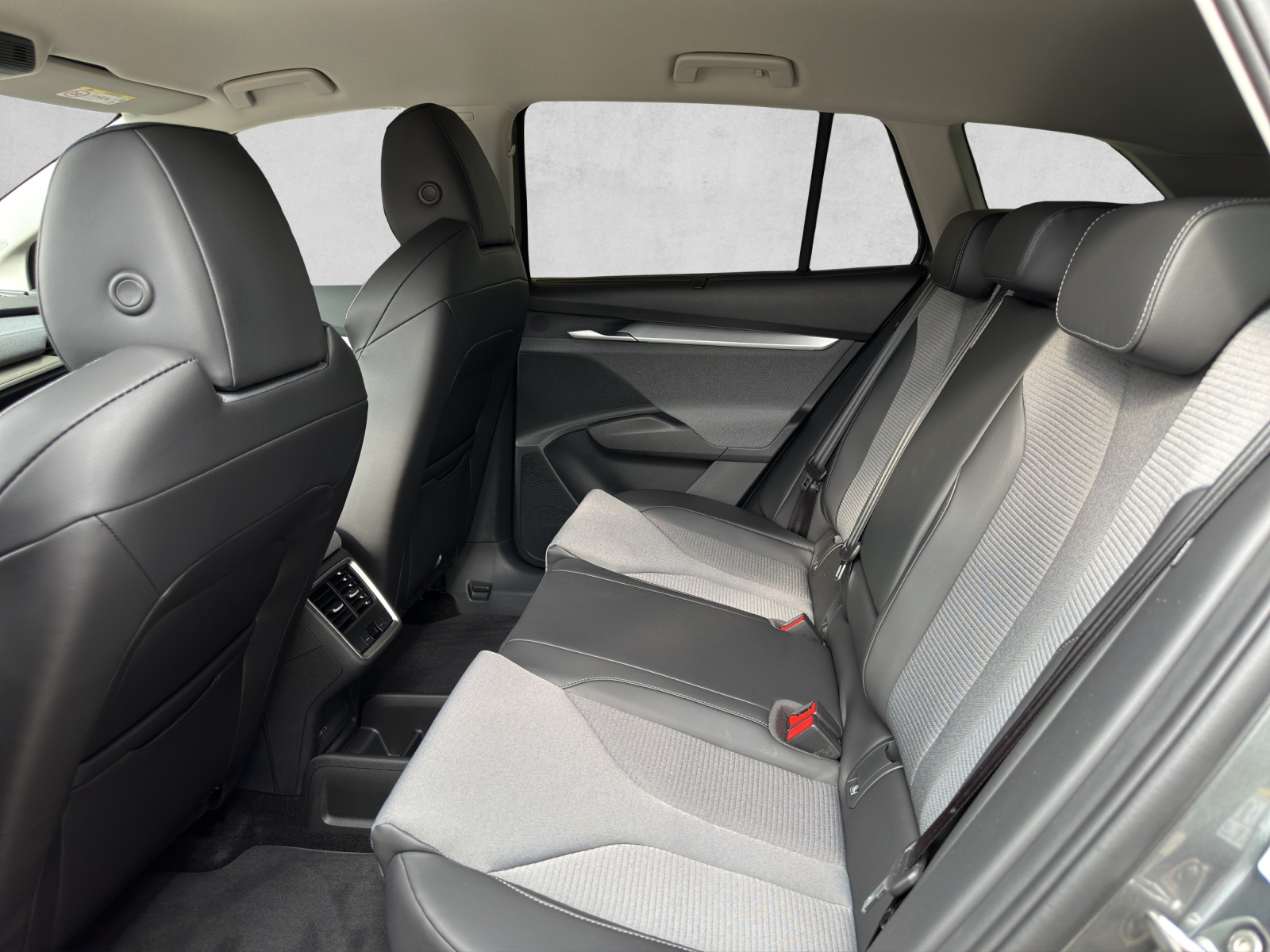 SKODA Enyaq 85 Dynamic-image-9