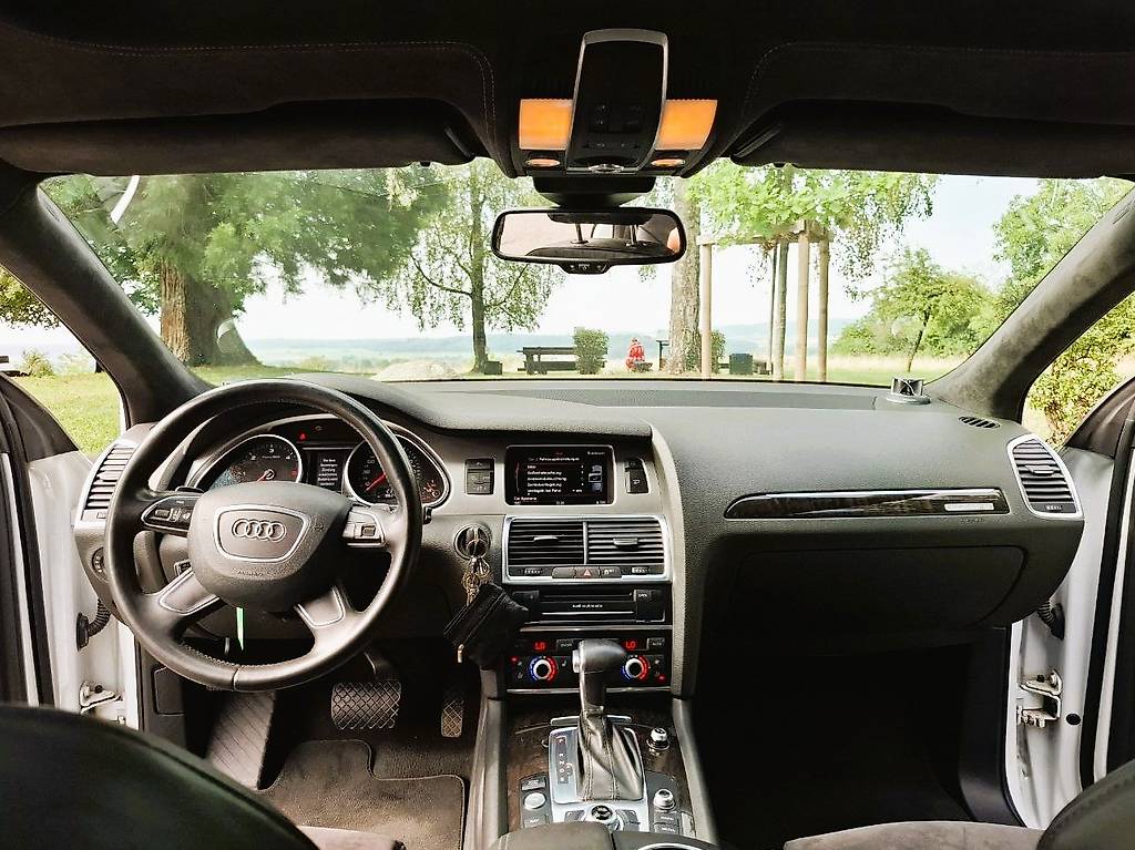 AUDI Q7-image-4