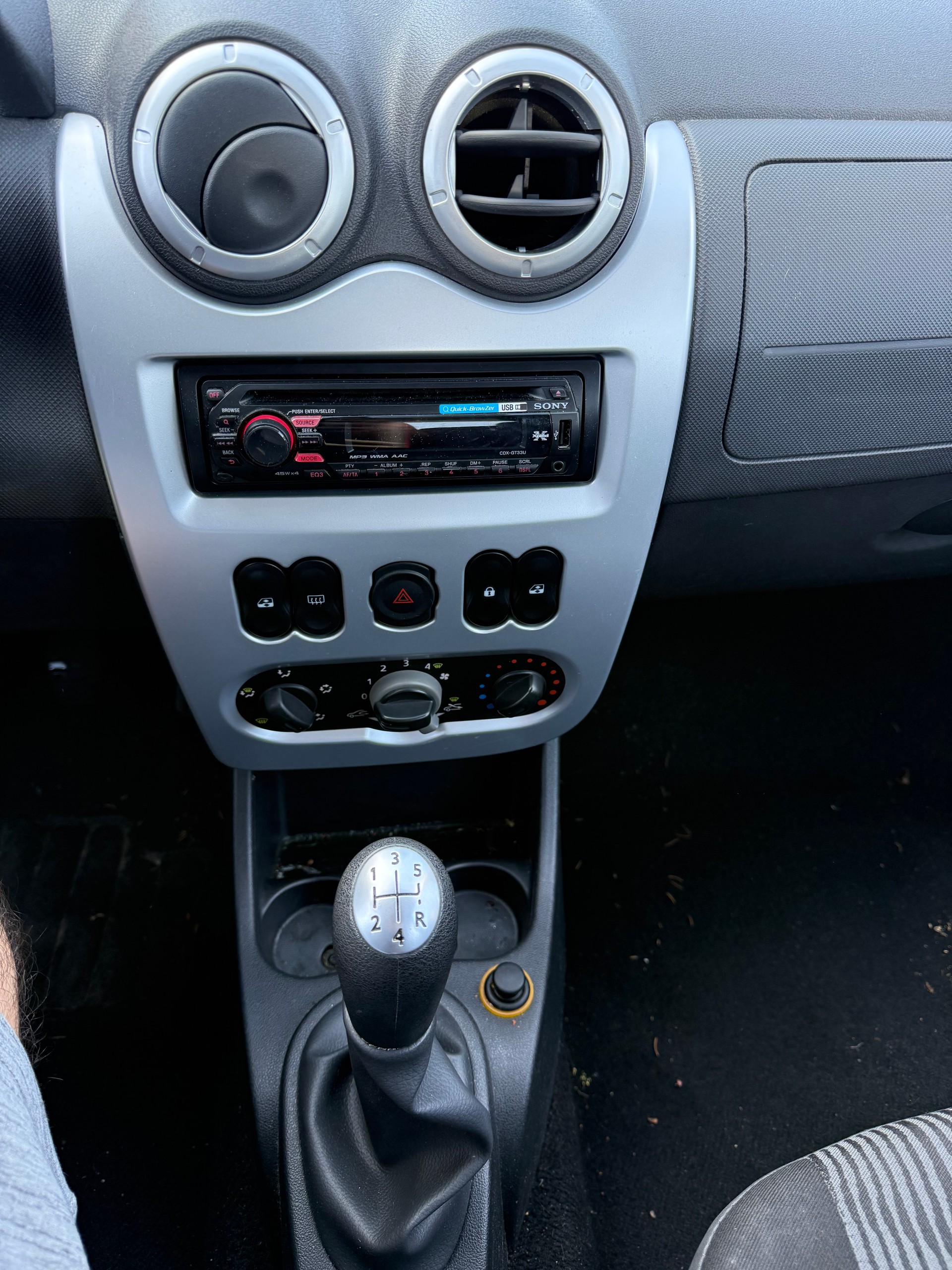 DACIA Sandero 1.6 Lauréate-image-6