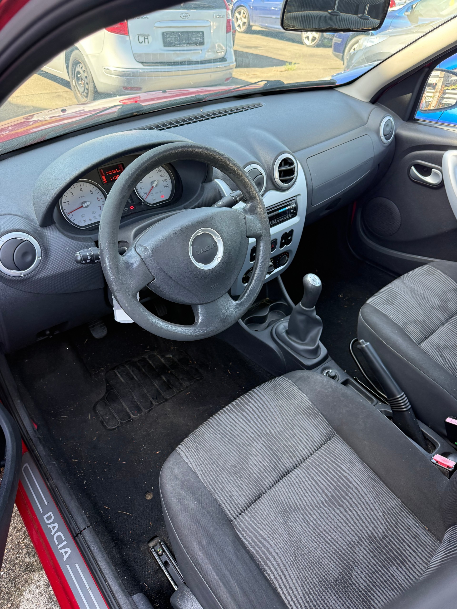 DACIA Sandero 1.6 Lauréate-image-5