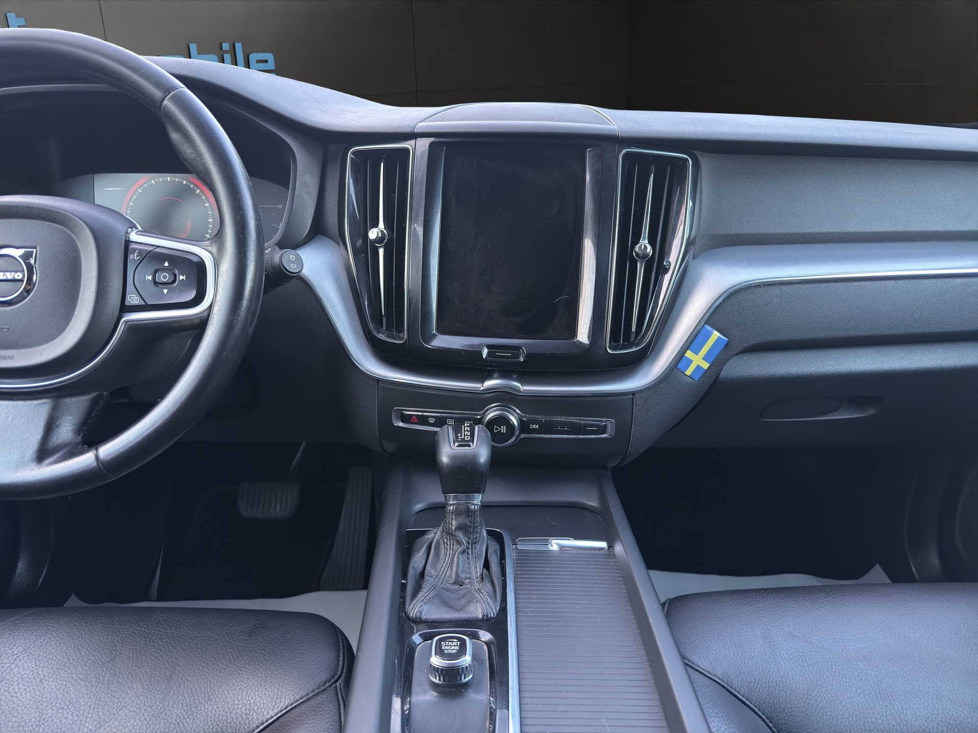 VOLVO XC60 T5 AWD Momentum Geartronic-image-13