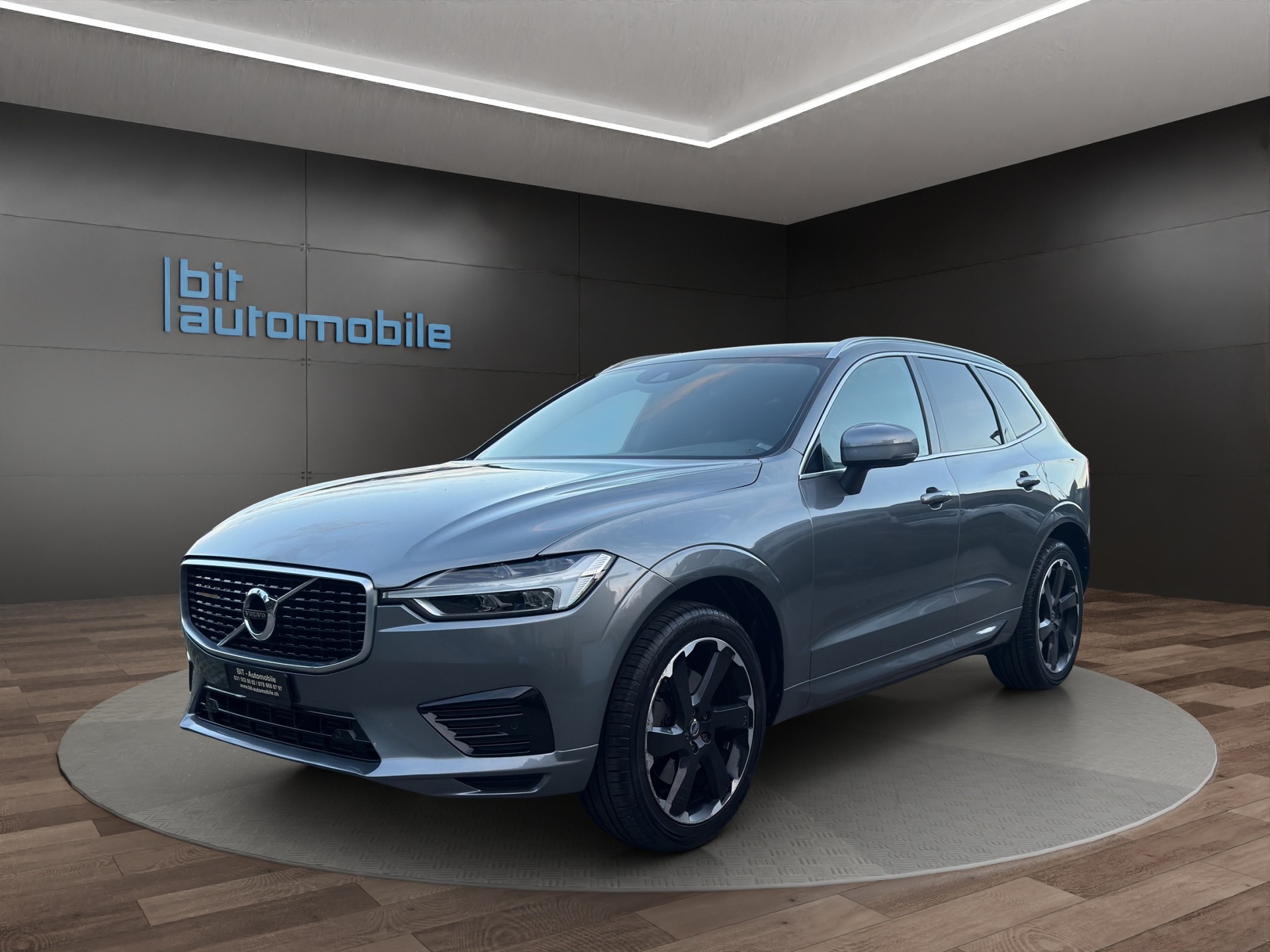 VOLVO XC60 T5 AWD Momentum Geartronic-image-0
