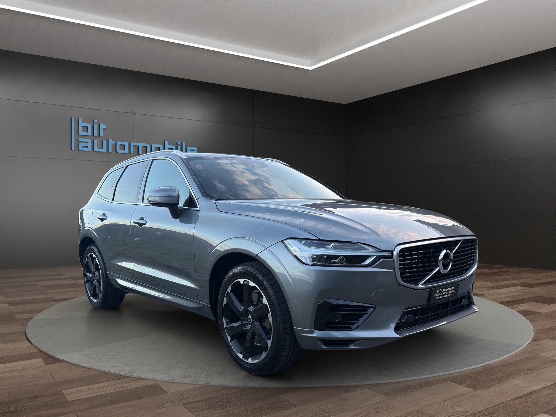 VOLVO XC60 T5 AWD Momentum Geartronic-image-9