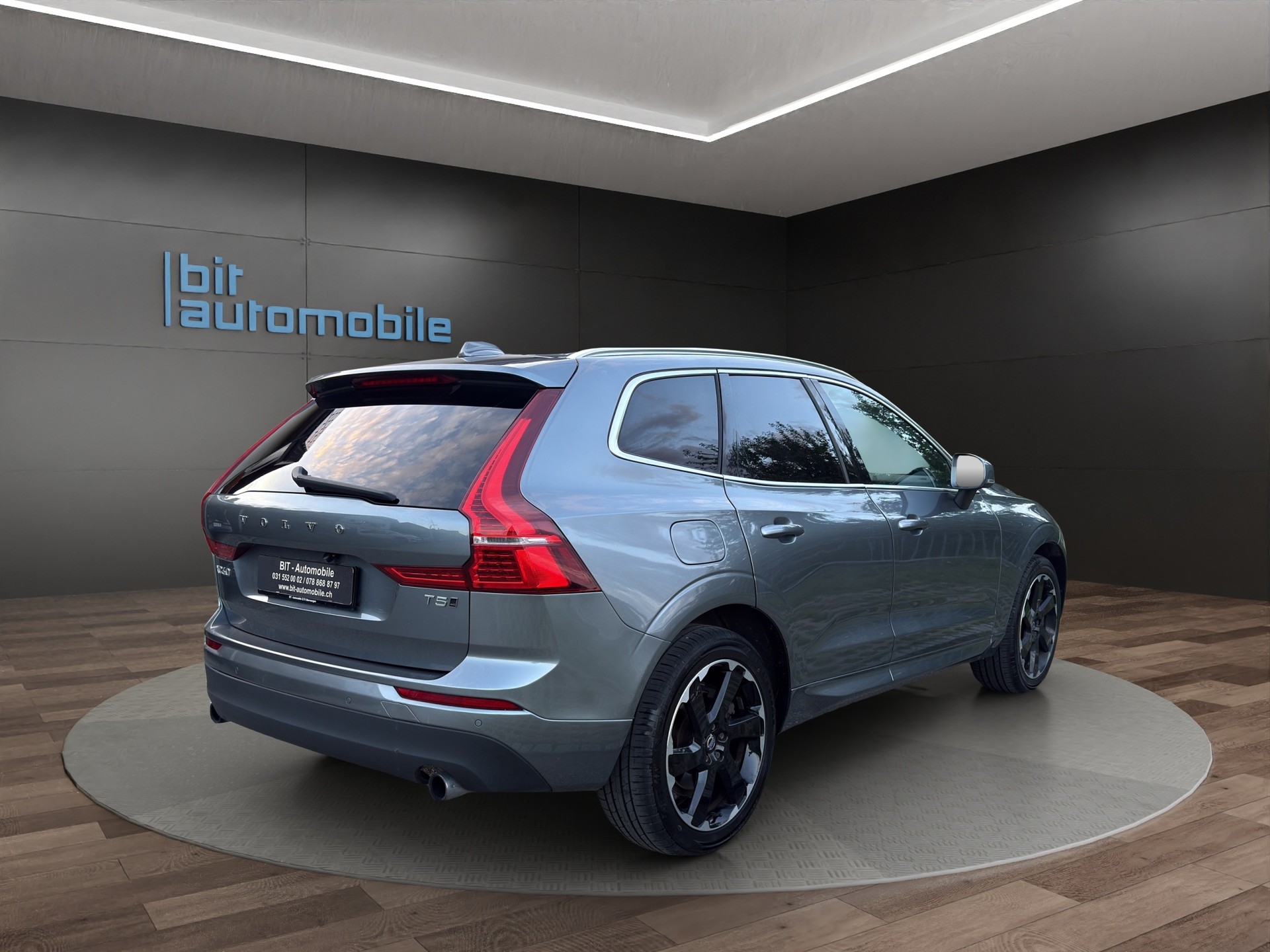VOLVO XC60 T5 AWD Momentum Geartronic-image-7