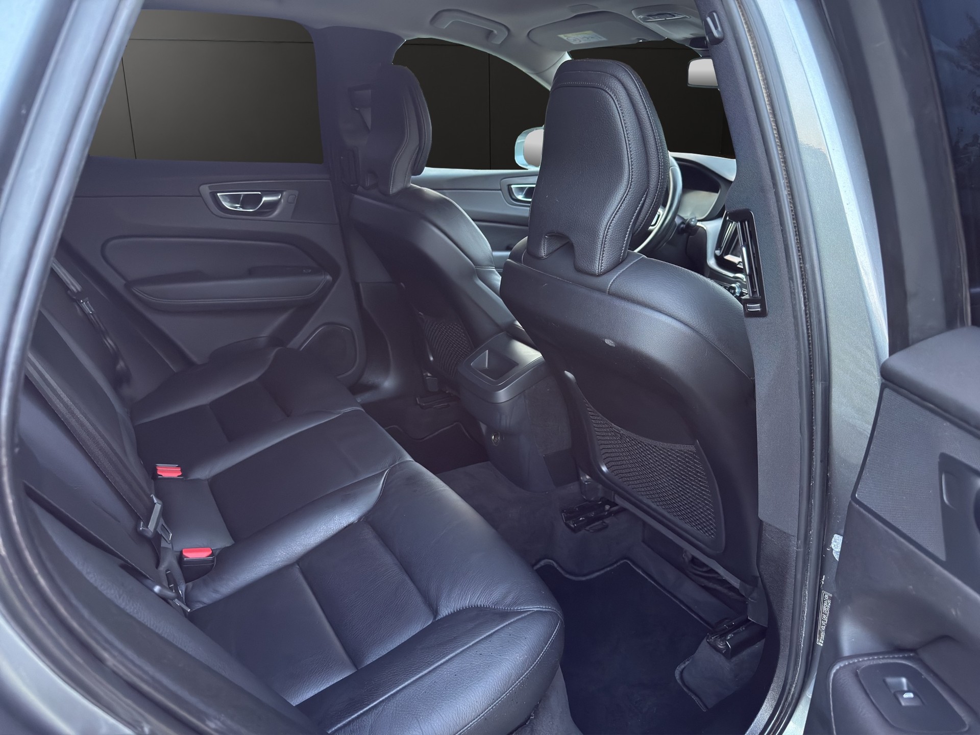 VOLVO XC60 T5 AWD Momentum Geartronic-image-14