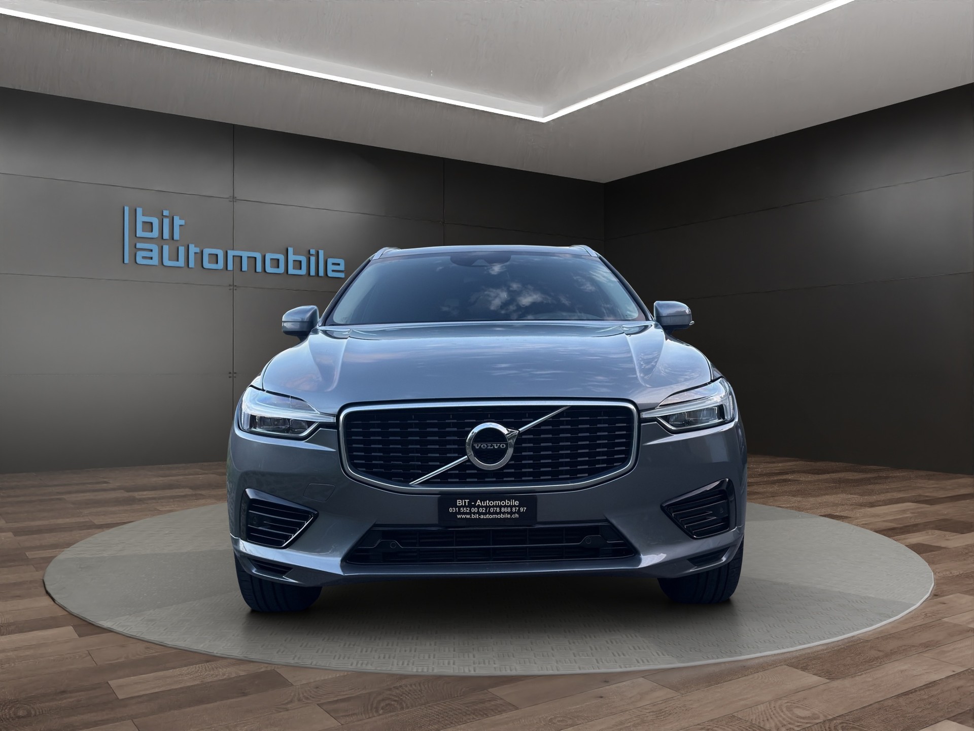 VOLVO XC60 T5 AWD Momentum Geartronic-image-1
