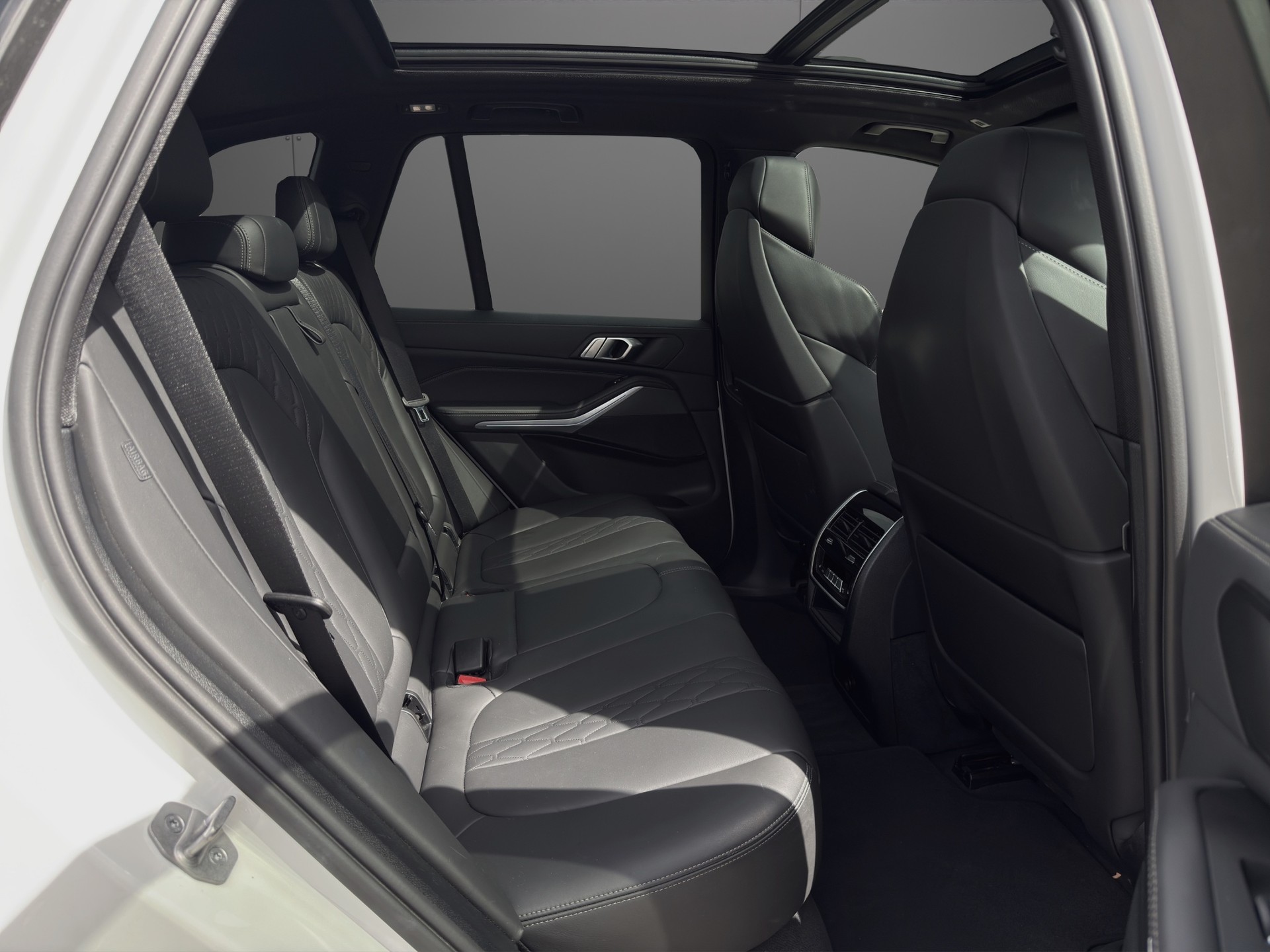 BMW X5 xDrive45e M Sport Steptronic-image-10