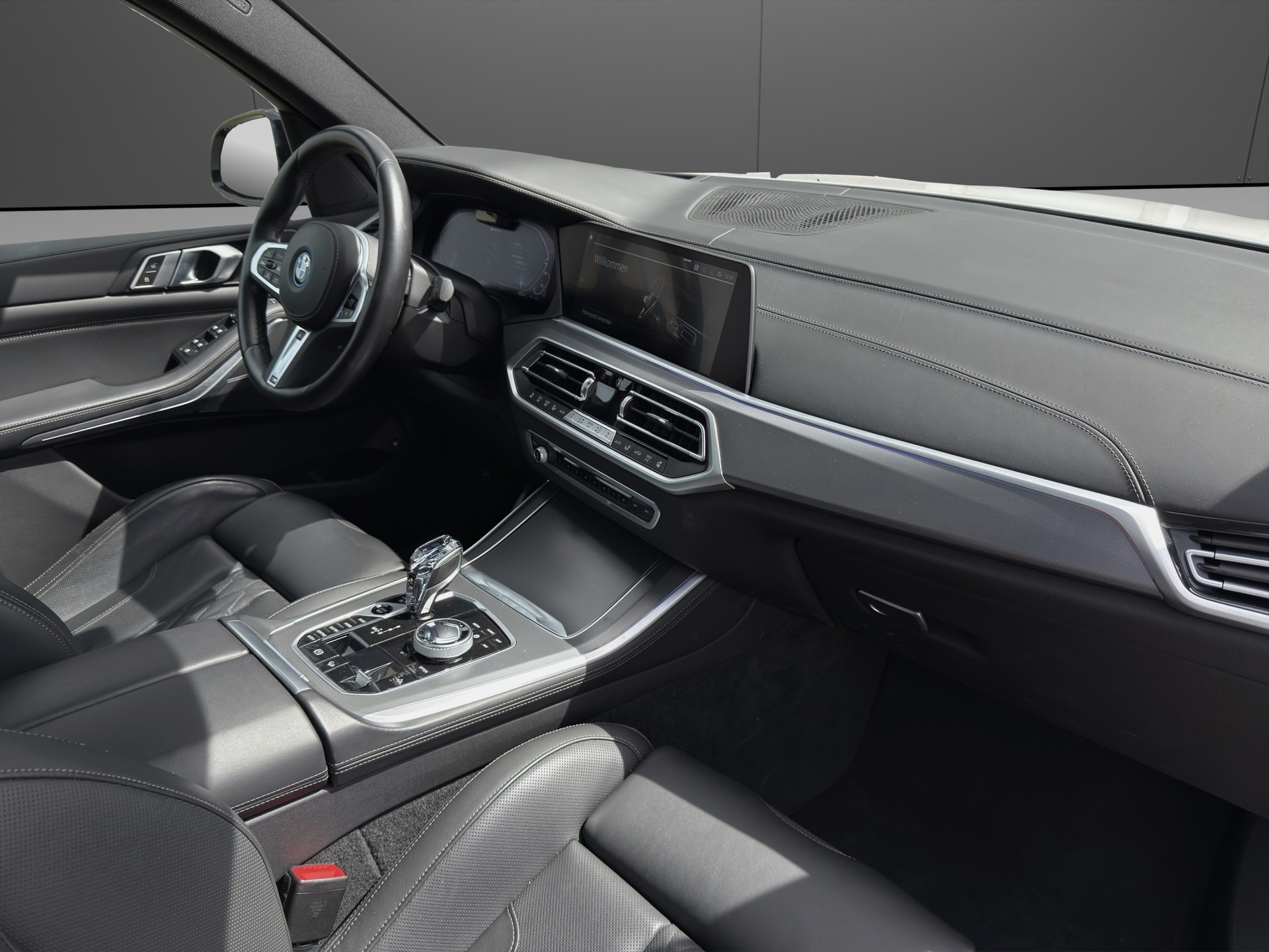 BMW X5 xDrive45e M Sport Steptronic-image-12