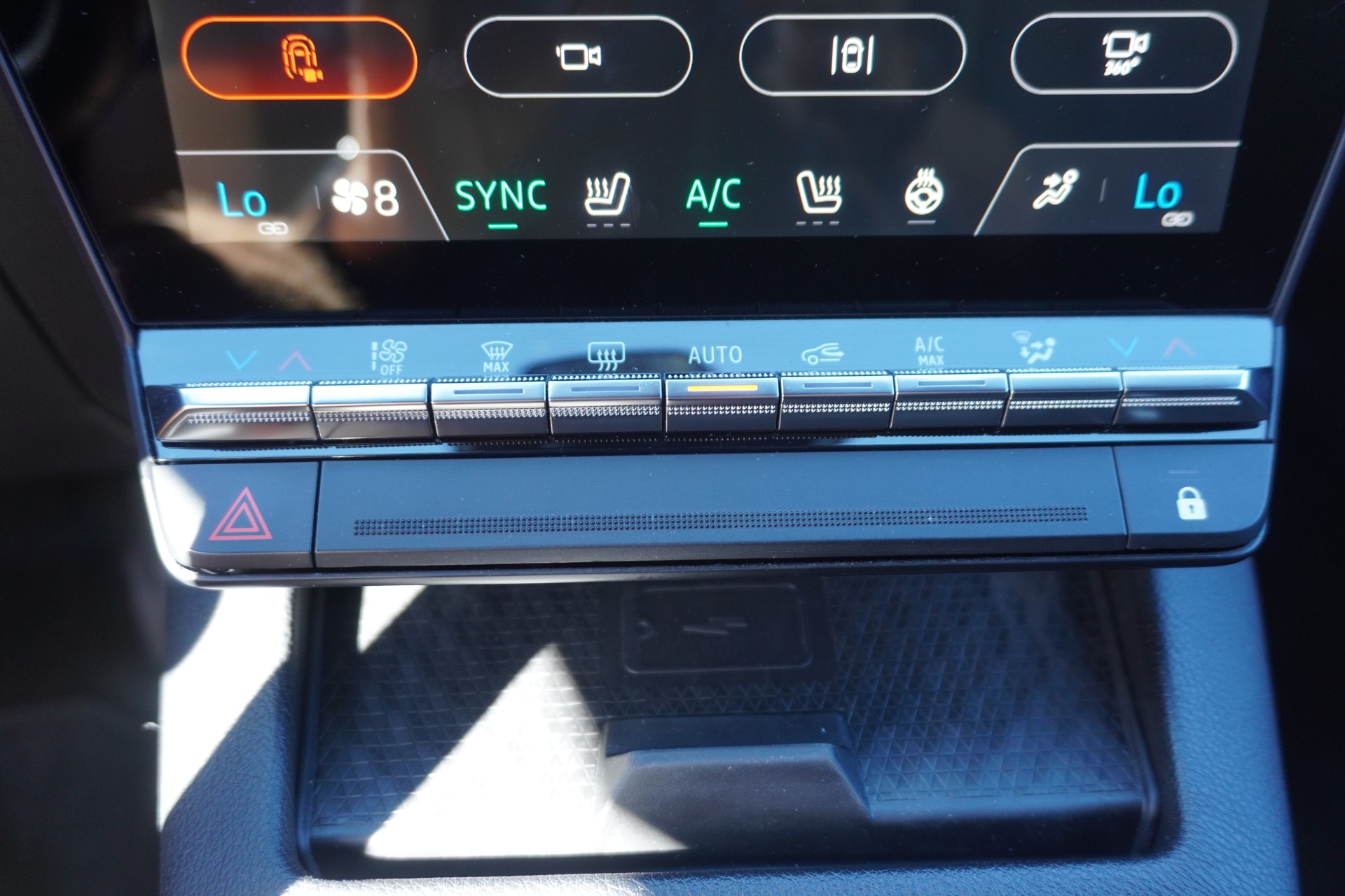 RENAULT Mégane E-TECH EV60 Iconic-image-16