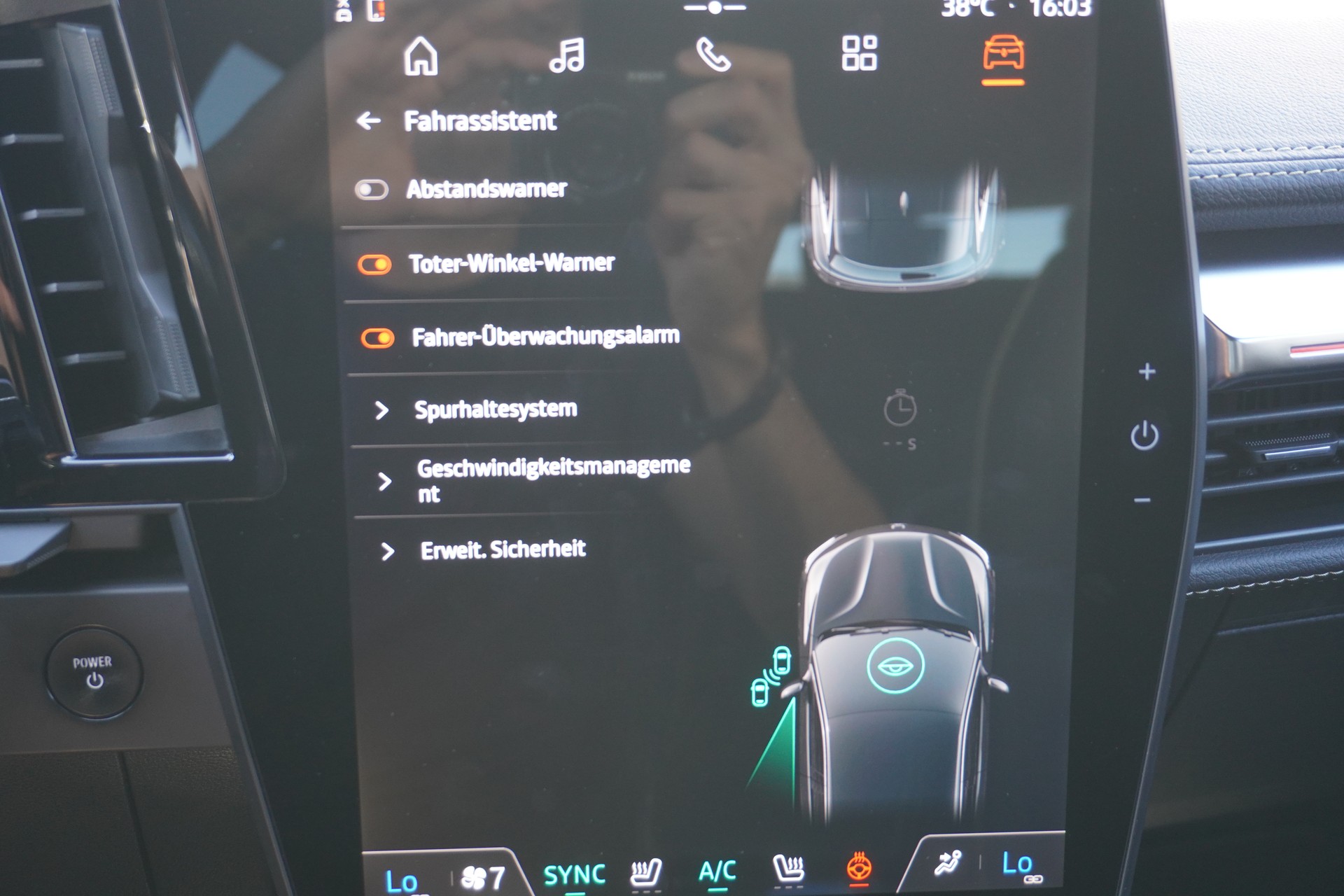 RENAULT Mégane E-TECH EV60 Iconic-image-26