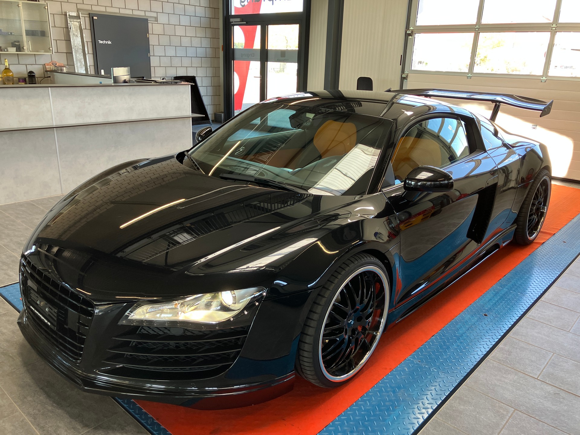 AUDI R8 Coupé 4.2-V8 R-Tronic-image-6