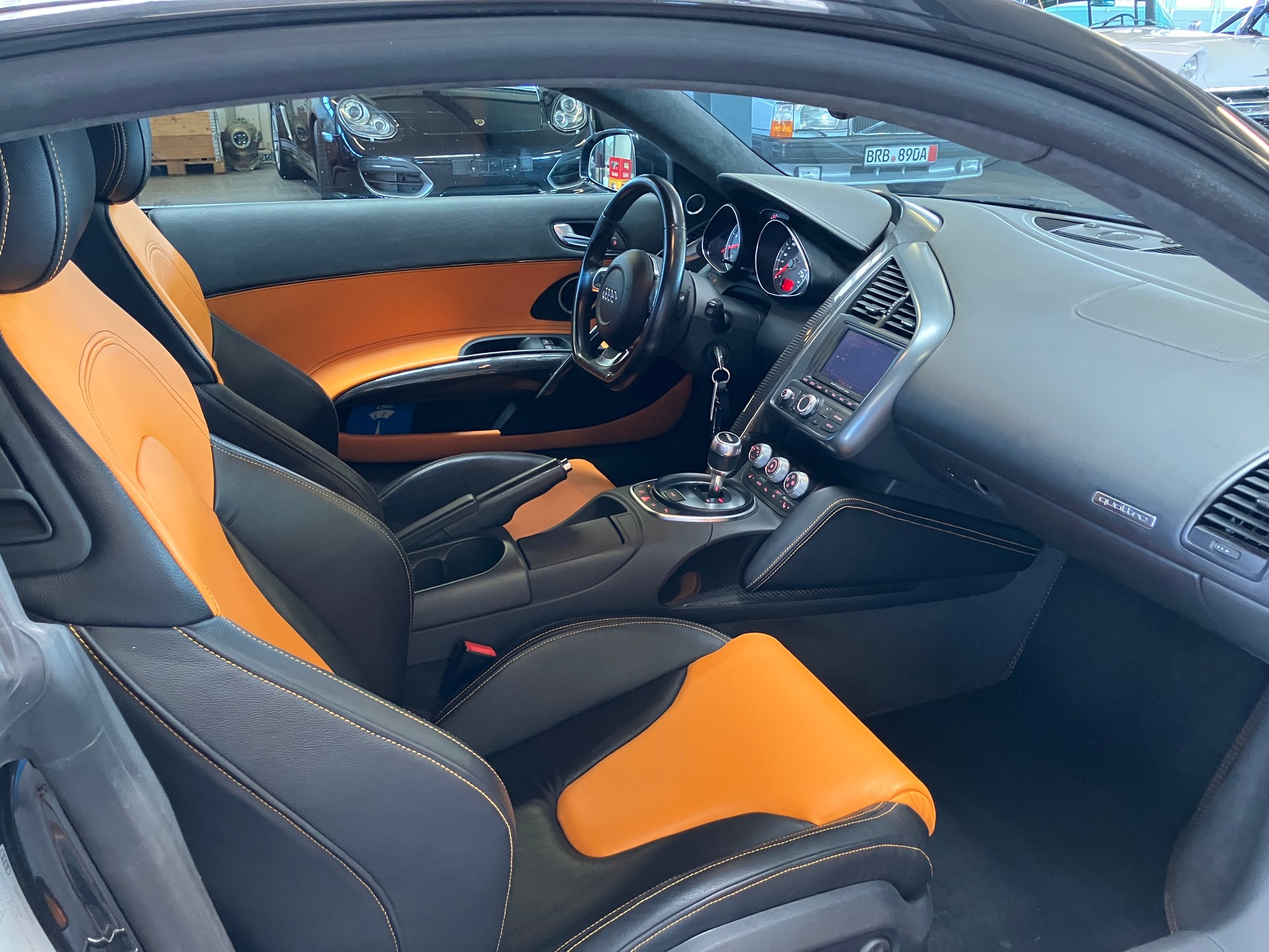 AUDI R8 Coupé 4.2-V8 R-Tronic-image-26