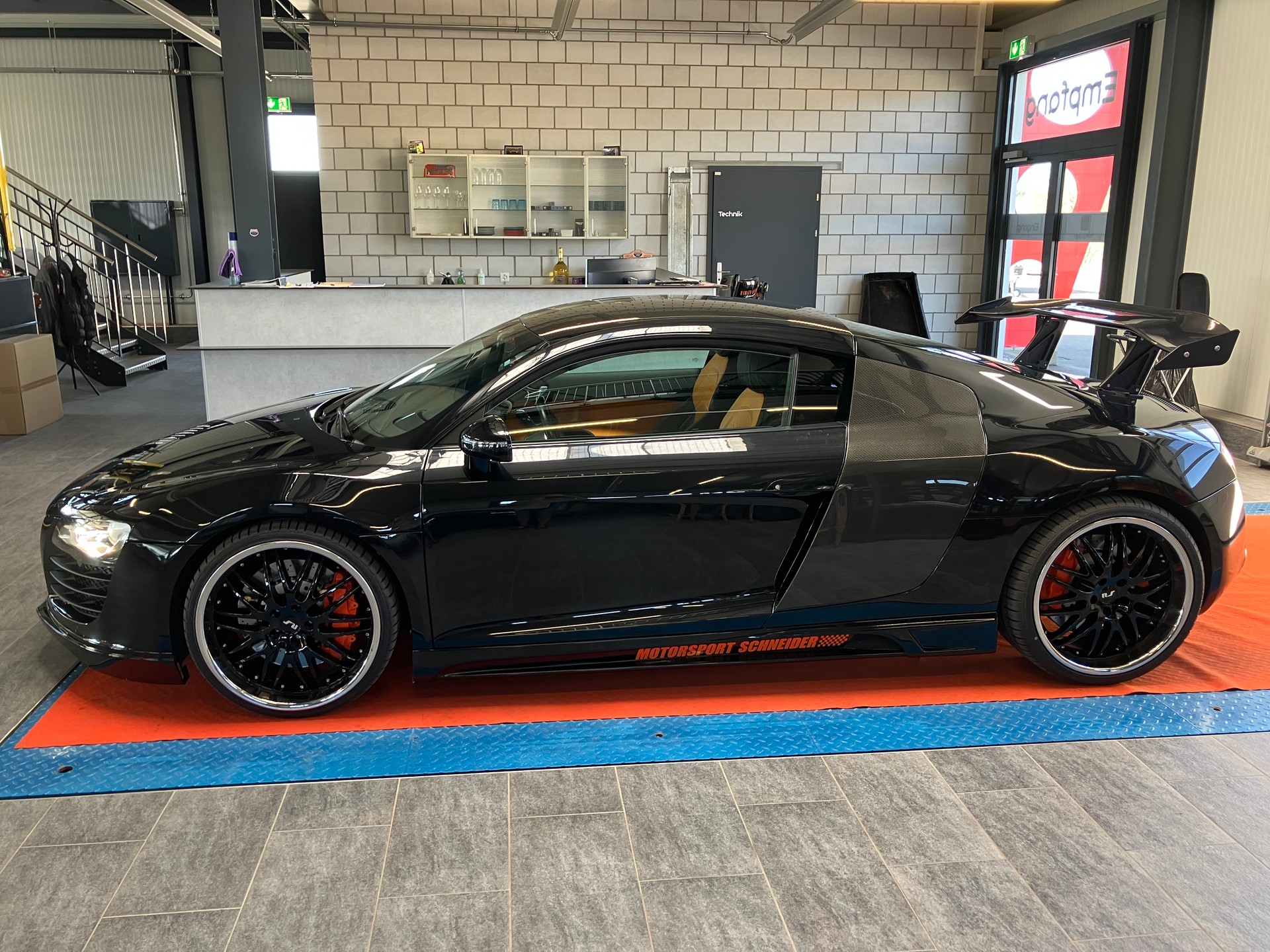 AUDI R8 Coupé 4.2-V8 R-Tronic-image-5