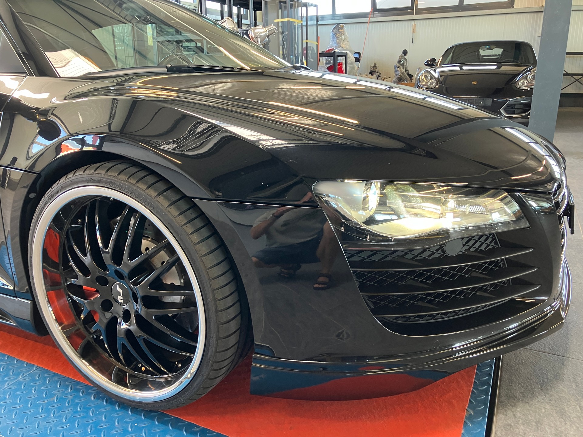 AUDI R8 Coupé 4.2-V8 R-Tronic-image-9