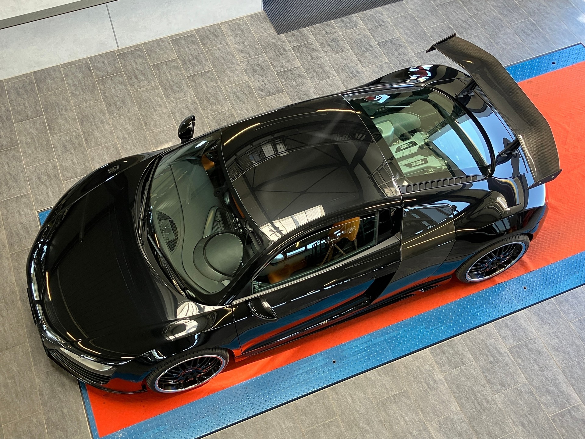 AUDI R8 Coupé 4.2-V8 R-Tronic-image-29