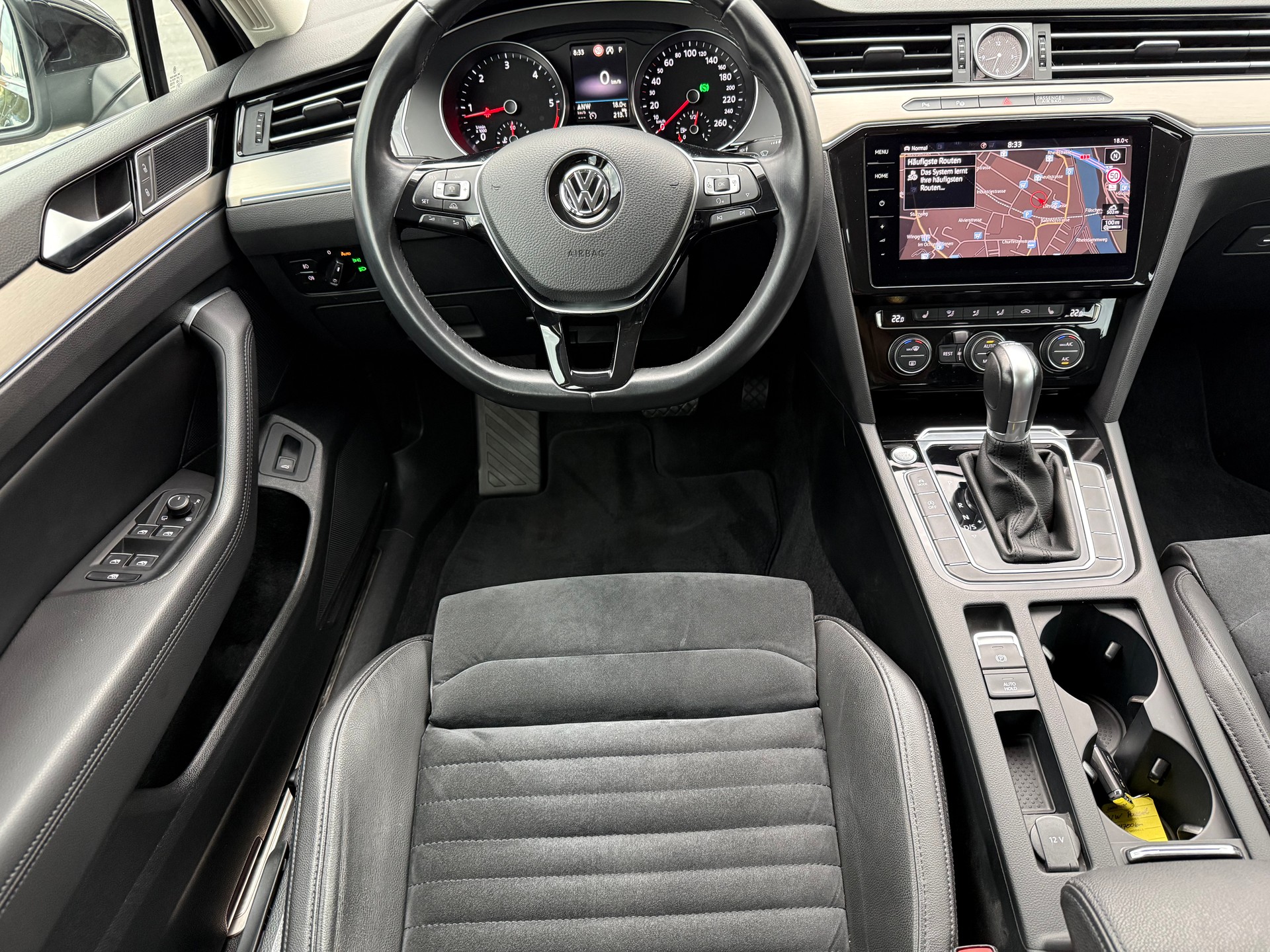 VW Passat Variant 2.0 TDI 150 Highline DSG-image-17