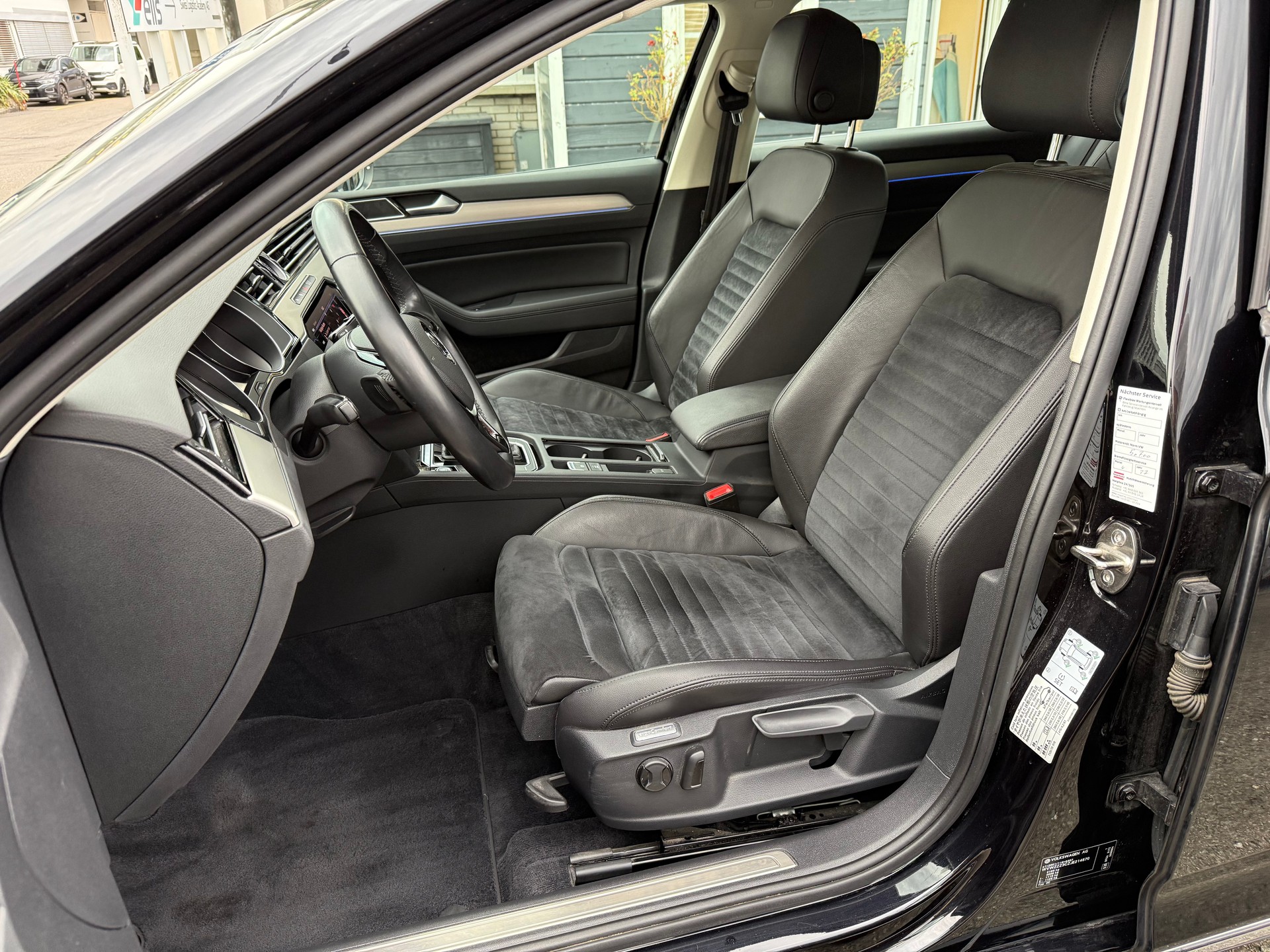VW Passat Variant 2.0 TDI 150 Highline DSG-image-10