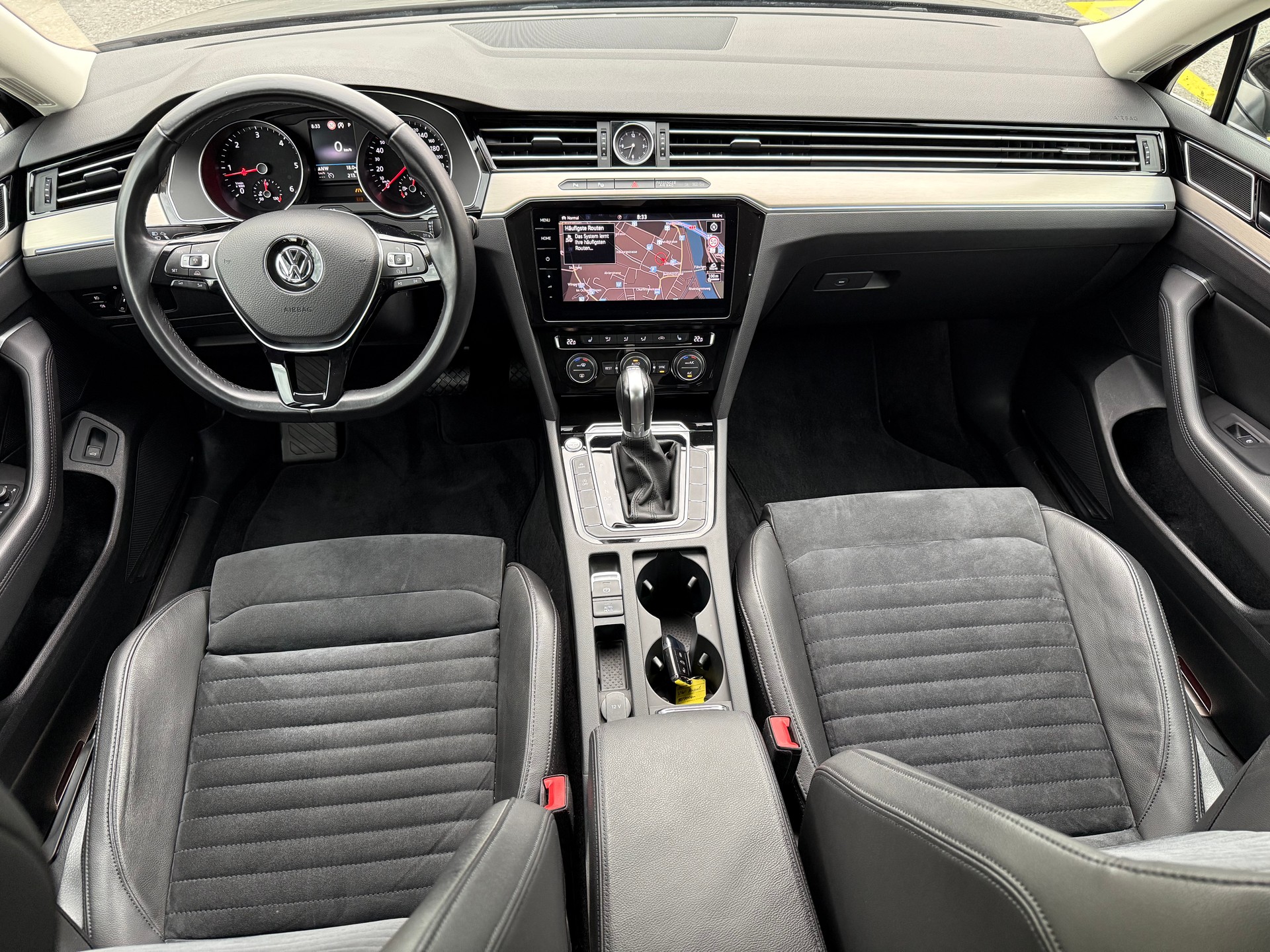 VW Passat Variant 2.0 TDI 150 Highline DSG-image-18