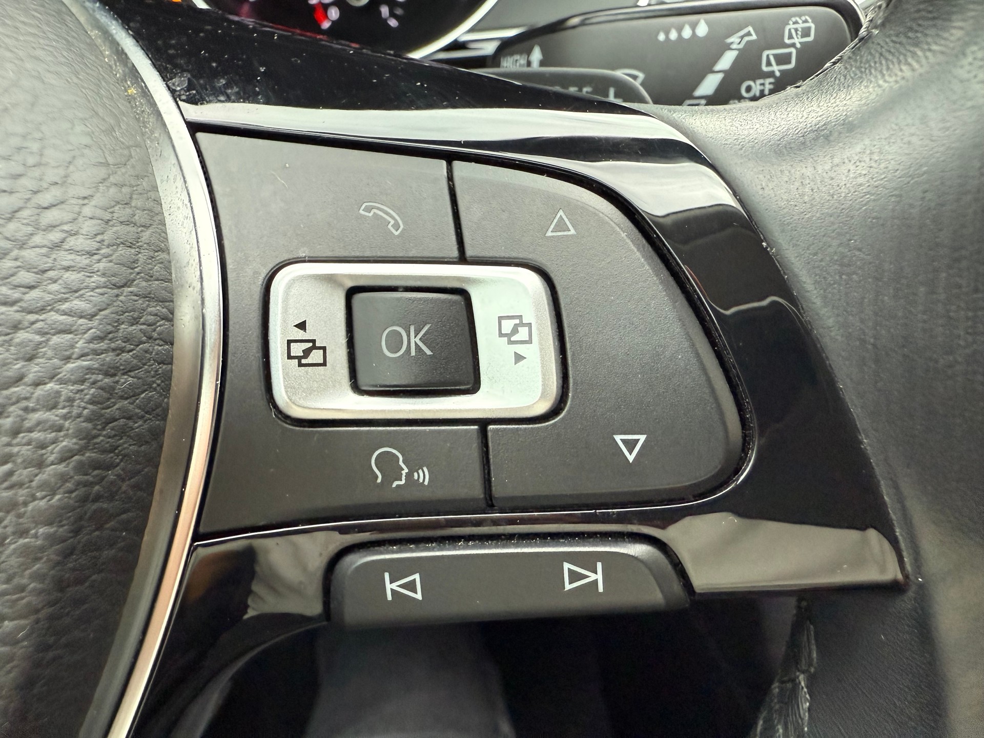 VW Passat Variant 2.0 TDI 150 Highline DSG-image-26