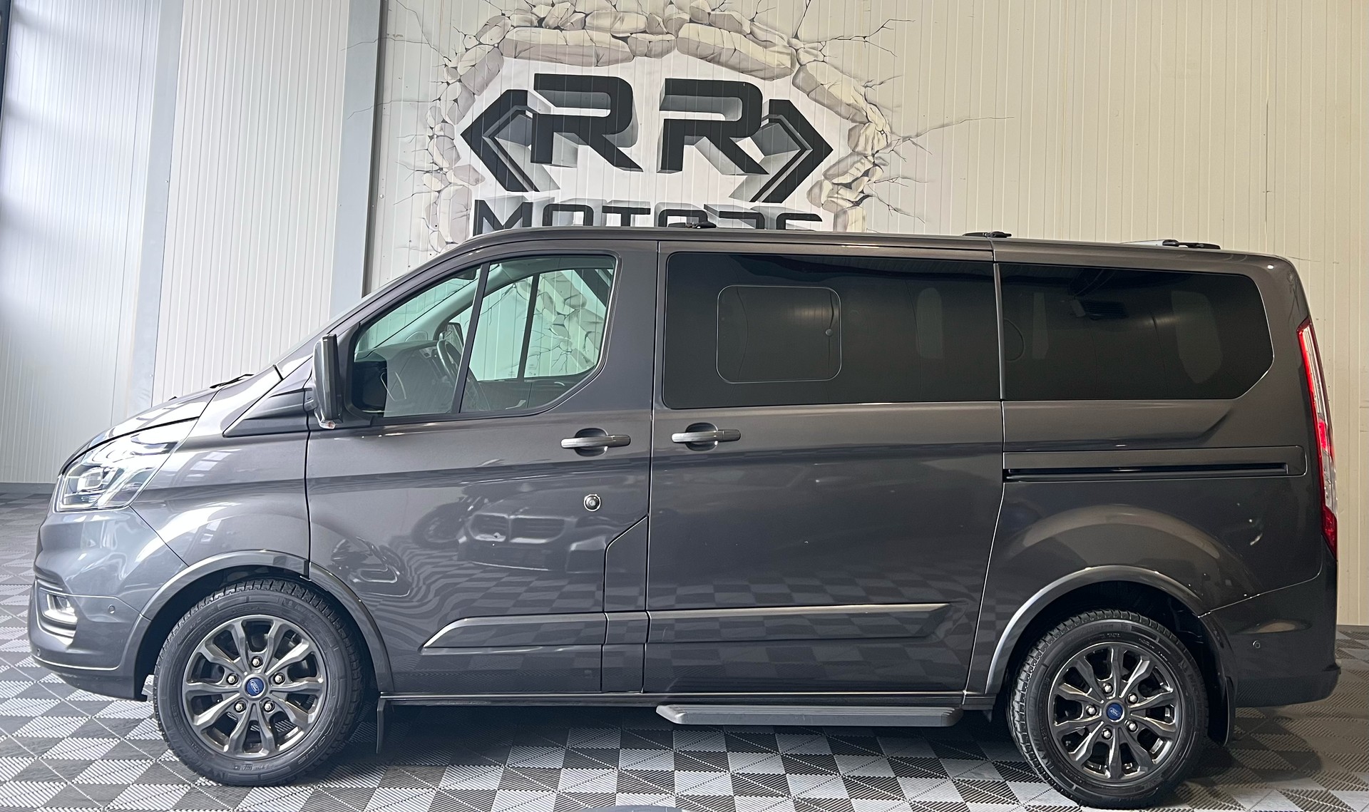 FORD Tourneo Custom 320 L1H1 Titanium X A-image-1