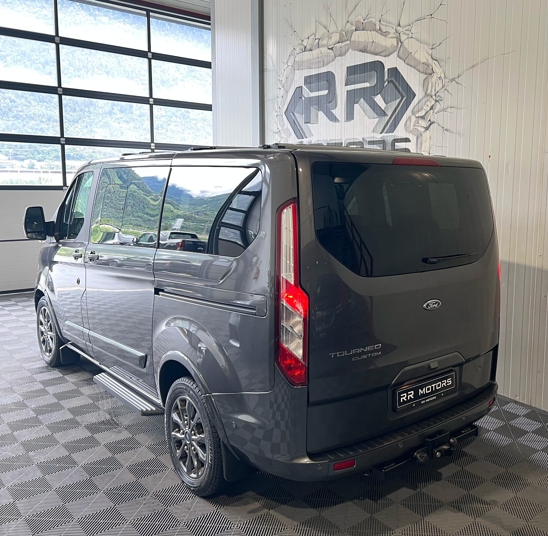 FORD Tourneo Custom 320 L1H1 Titanium X A-image-2