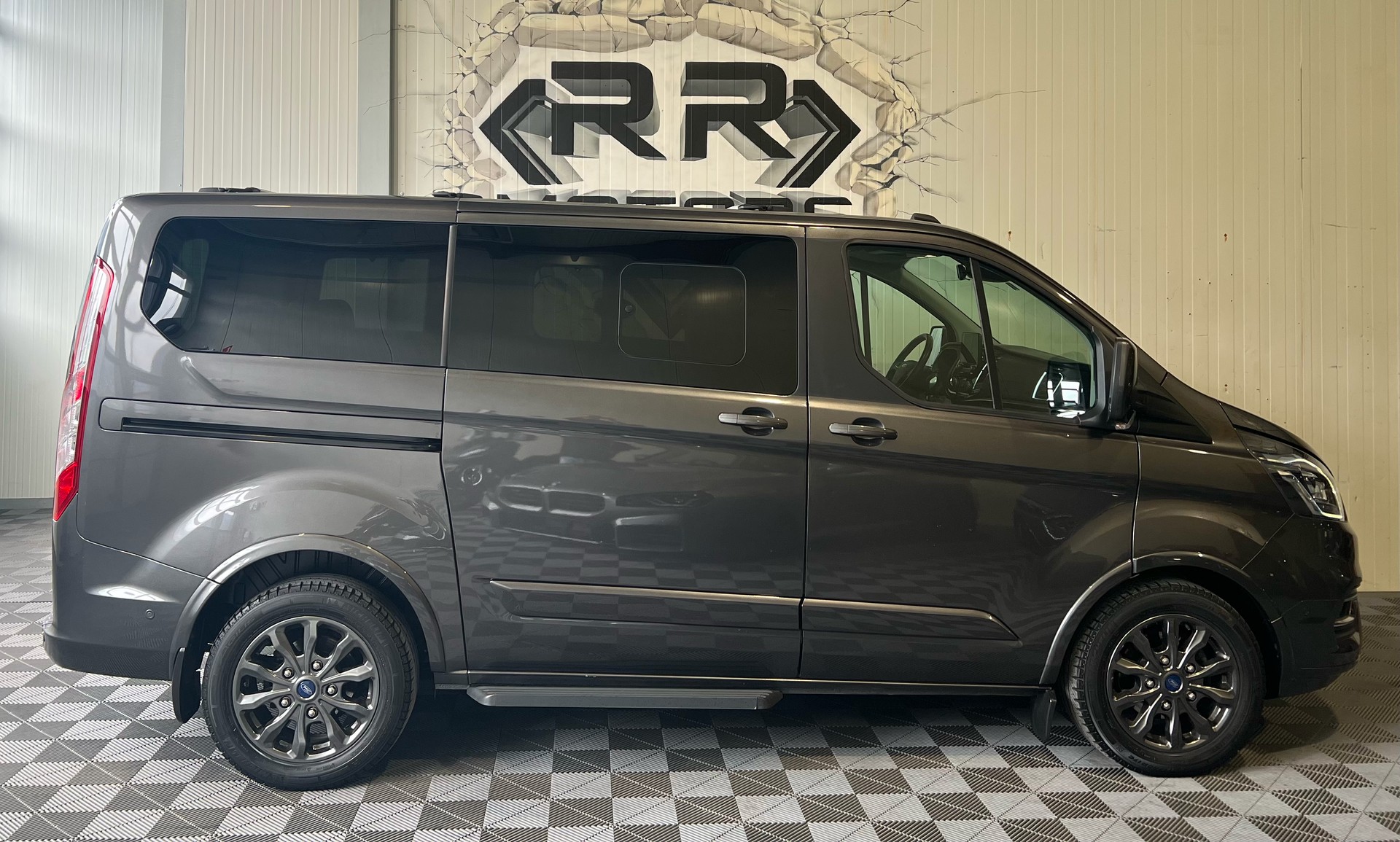 FORD Tourneo Custom 320 L1H1 Titanium X A-image-4