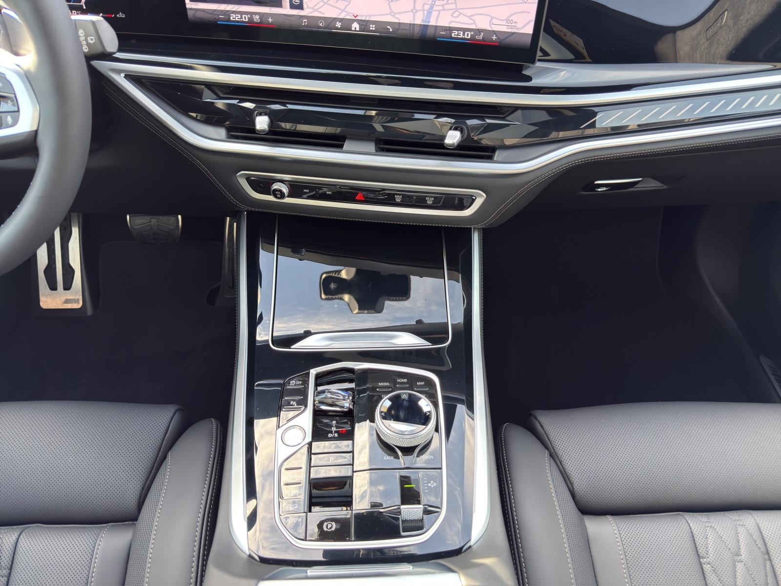 BMW X5 M60i xDrive M Sport Pro-image-12