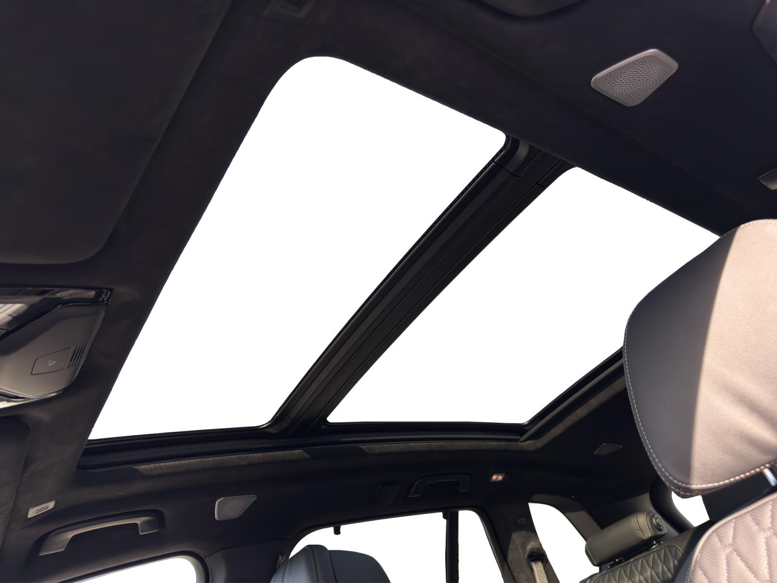 BMW X5 M60i xDrive M Sport Pro-image-16