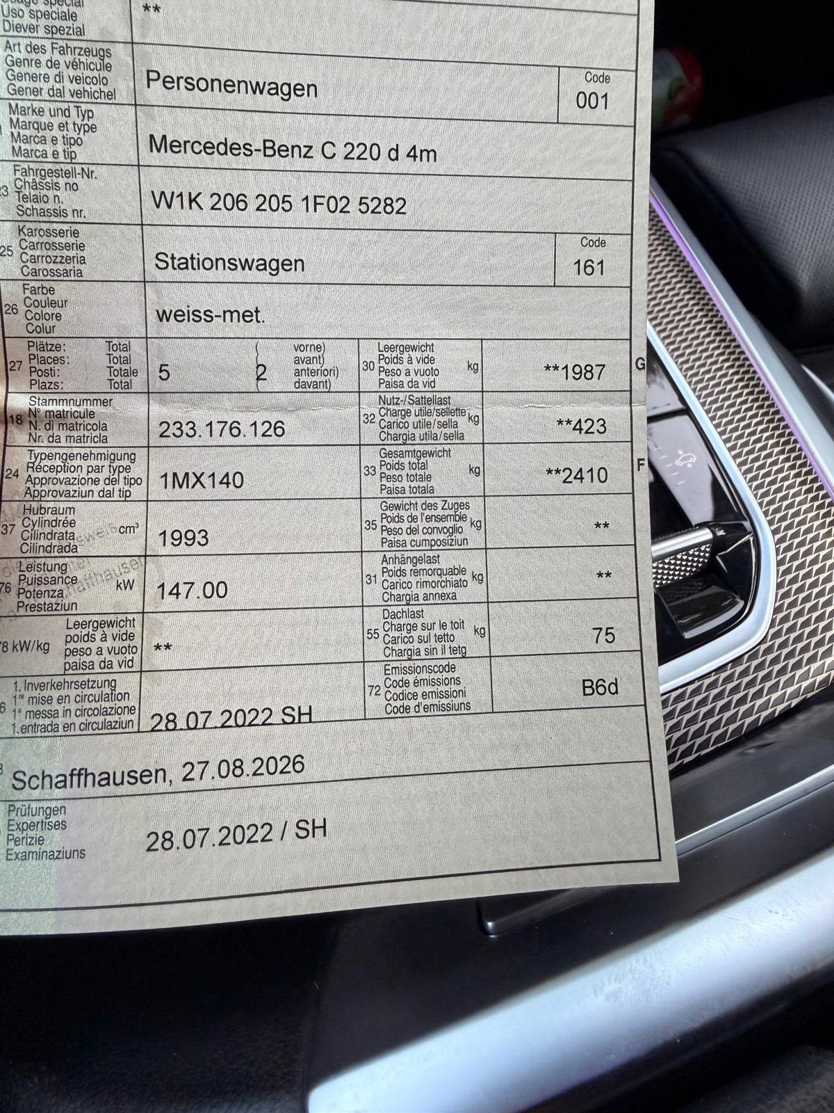 MERCEDES-BENZ C 220 d T 4Matic AMG Line-image-15