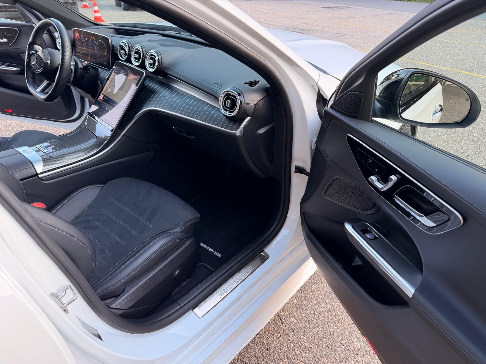 MERCEDES-BENZ C 220 d T 4Matic AMG Line-image-12