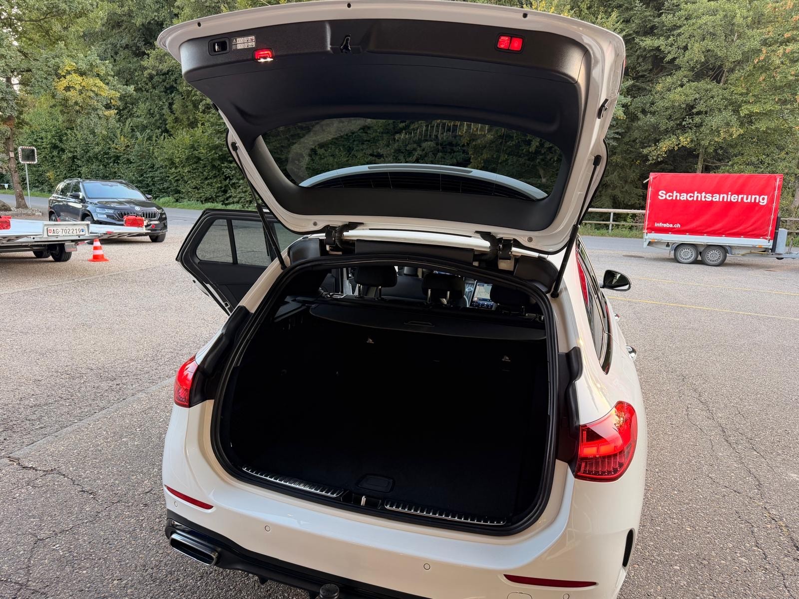 MERCEDES-BENZ C 220 d T 4Matic AMG Line-image-10