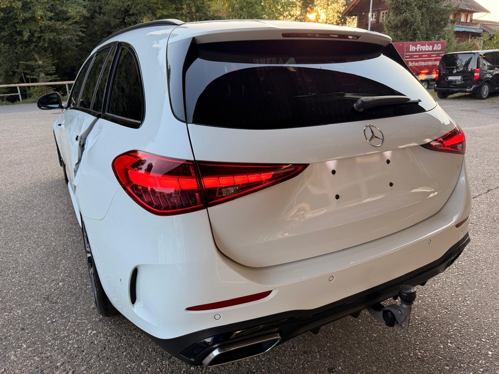 MERCEDES-BENZ C 220 d T 4Matic AMG Line-image-3