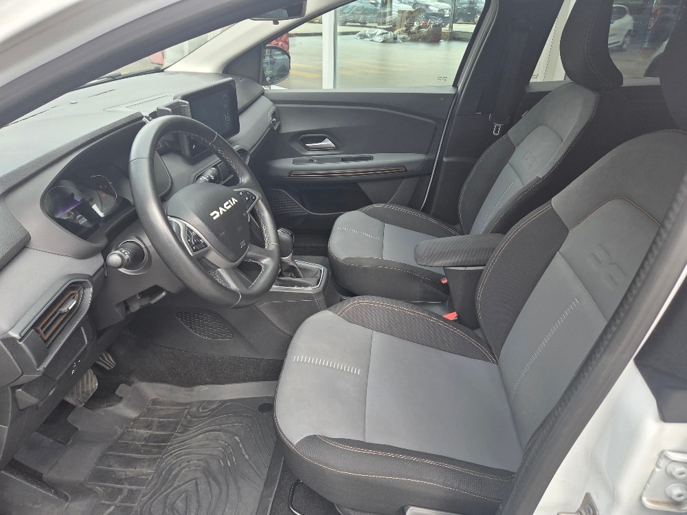 DACIA Jogger HEV 140 Extreme-image-7