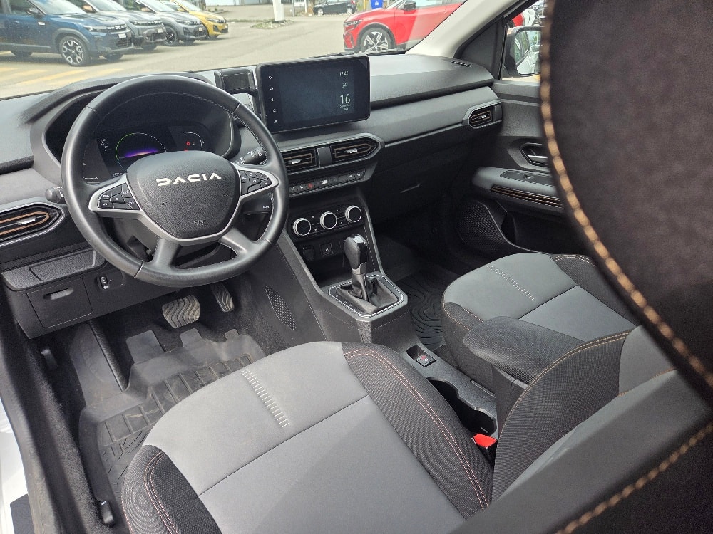 DACIA Jogger HEV 140 Extreme-image-8