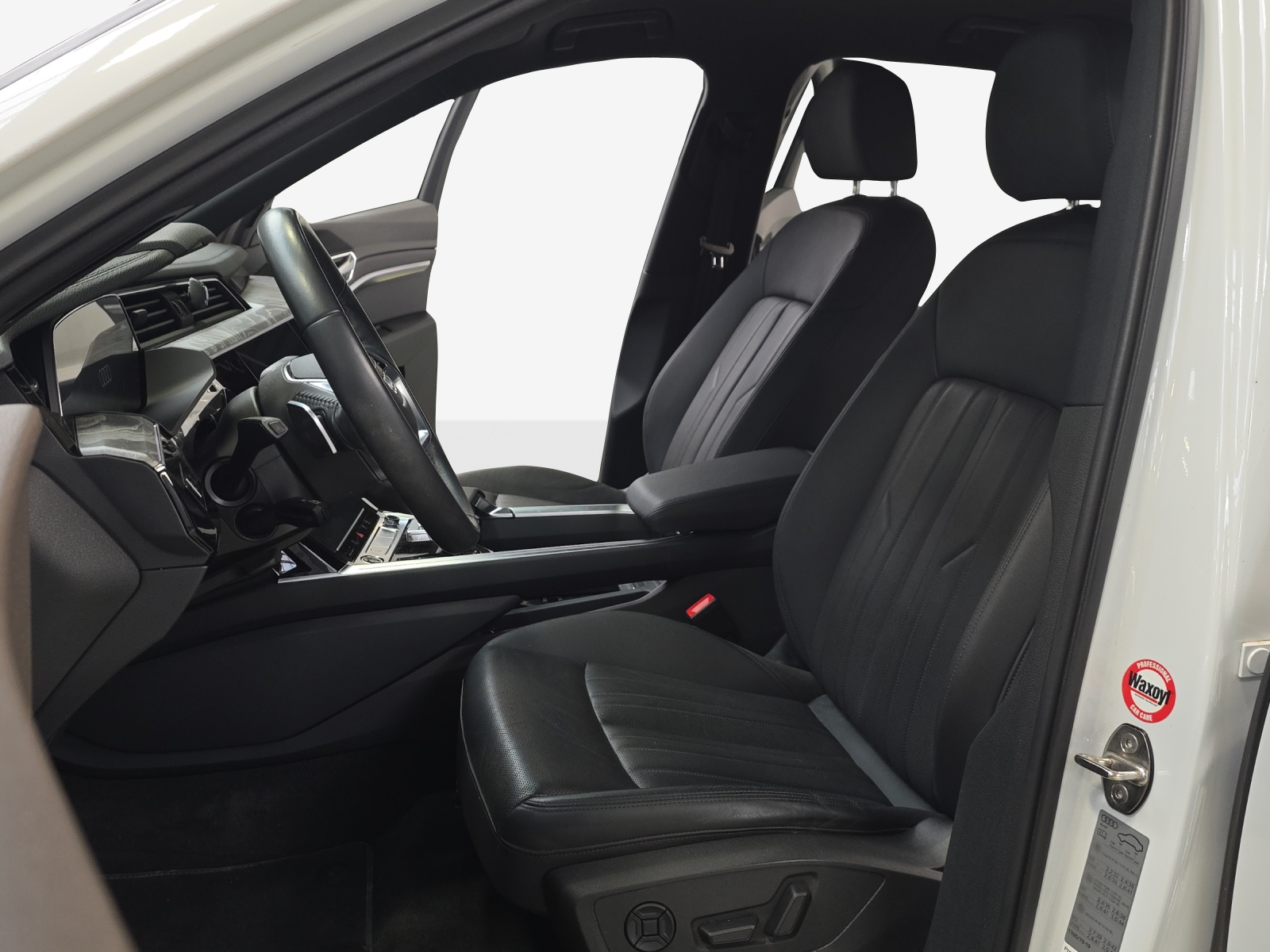 AUDI e-tron 55 Sportback Advanced quattro-image-8