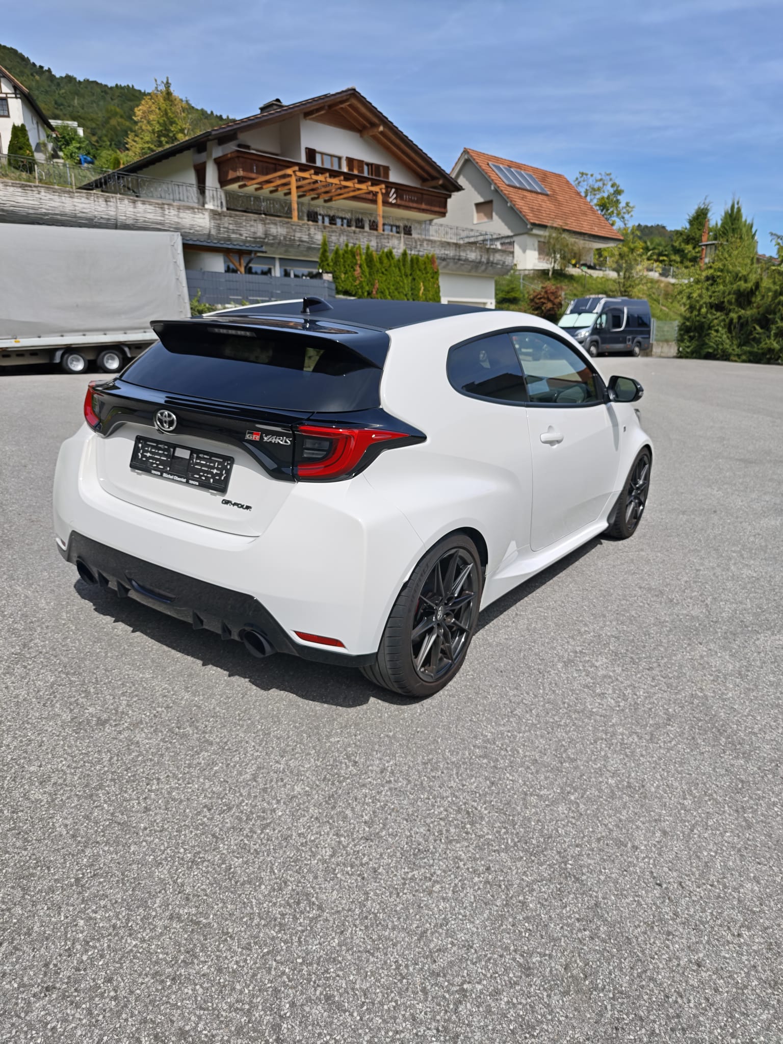 TOYOTA Yaris 1.6 GR Sport-image-4