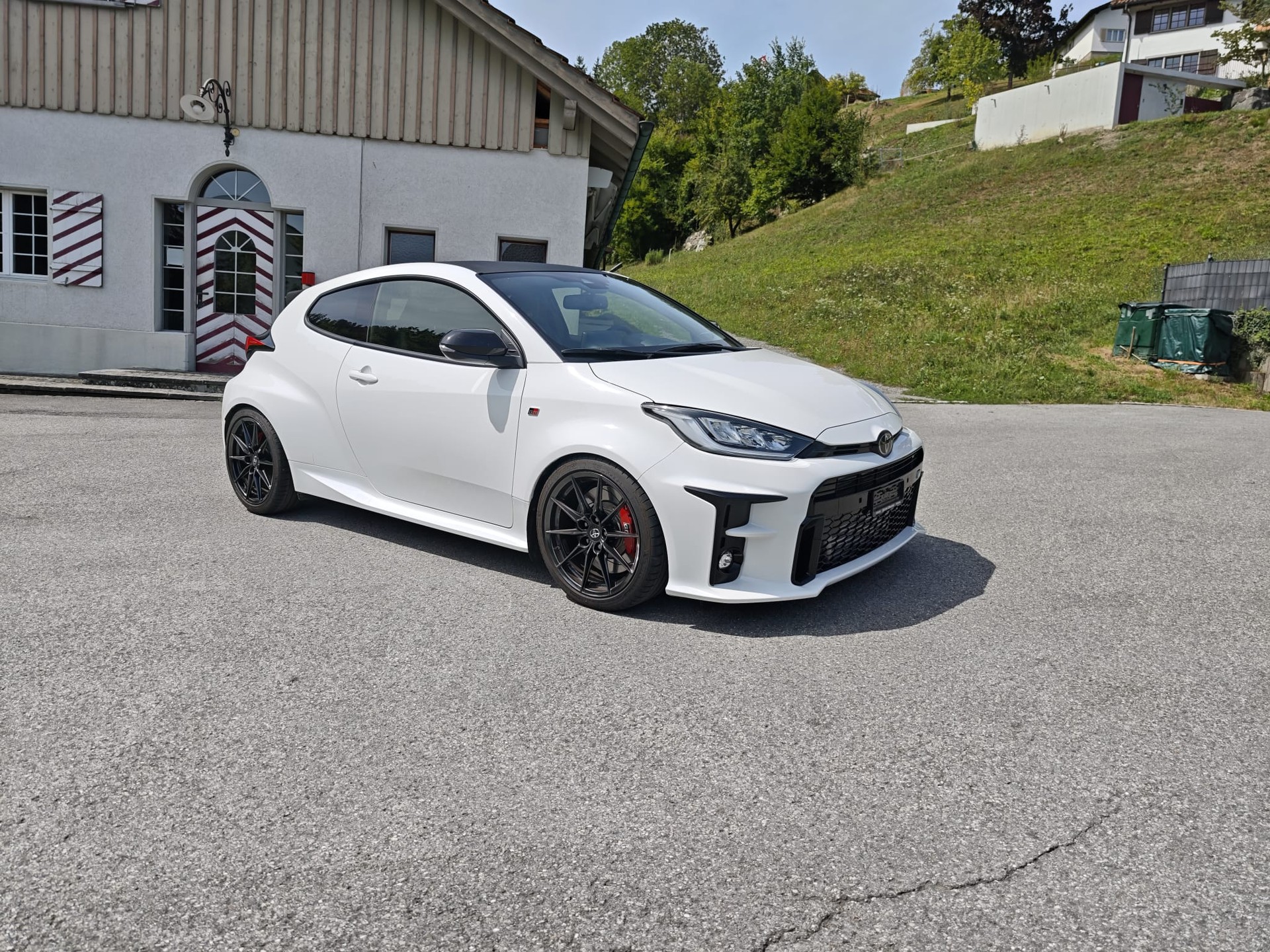 TOYOTA Yaris 1.6 GR Sport-image-3
