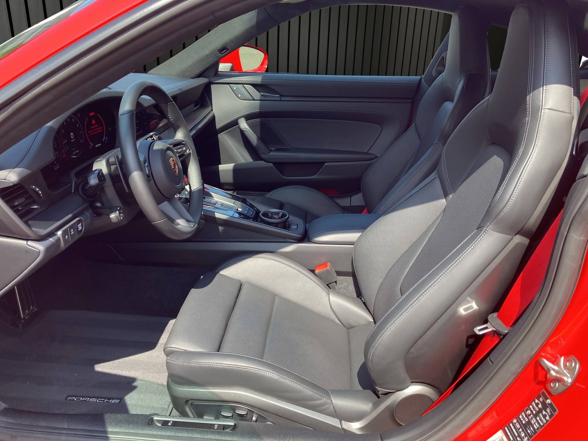 PORSCHE 911 Carrera GTS-image-10