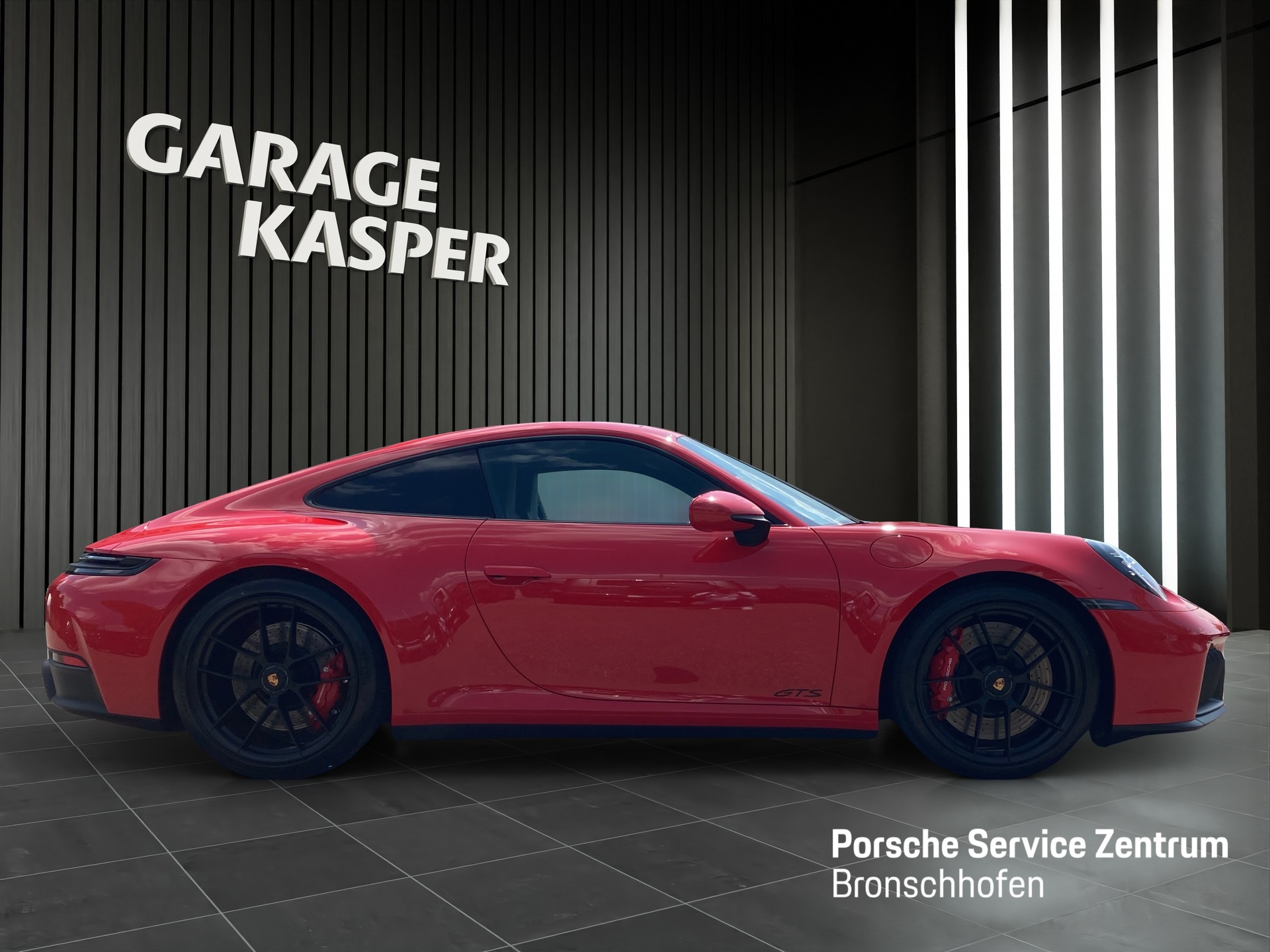 PORSCHE 911 Carrera GTS-image-5