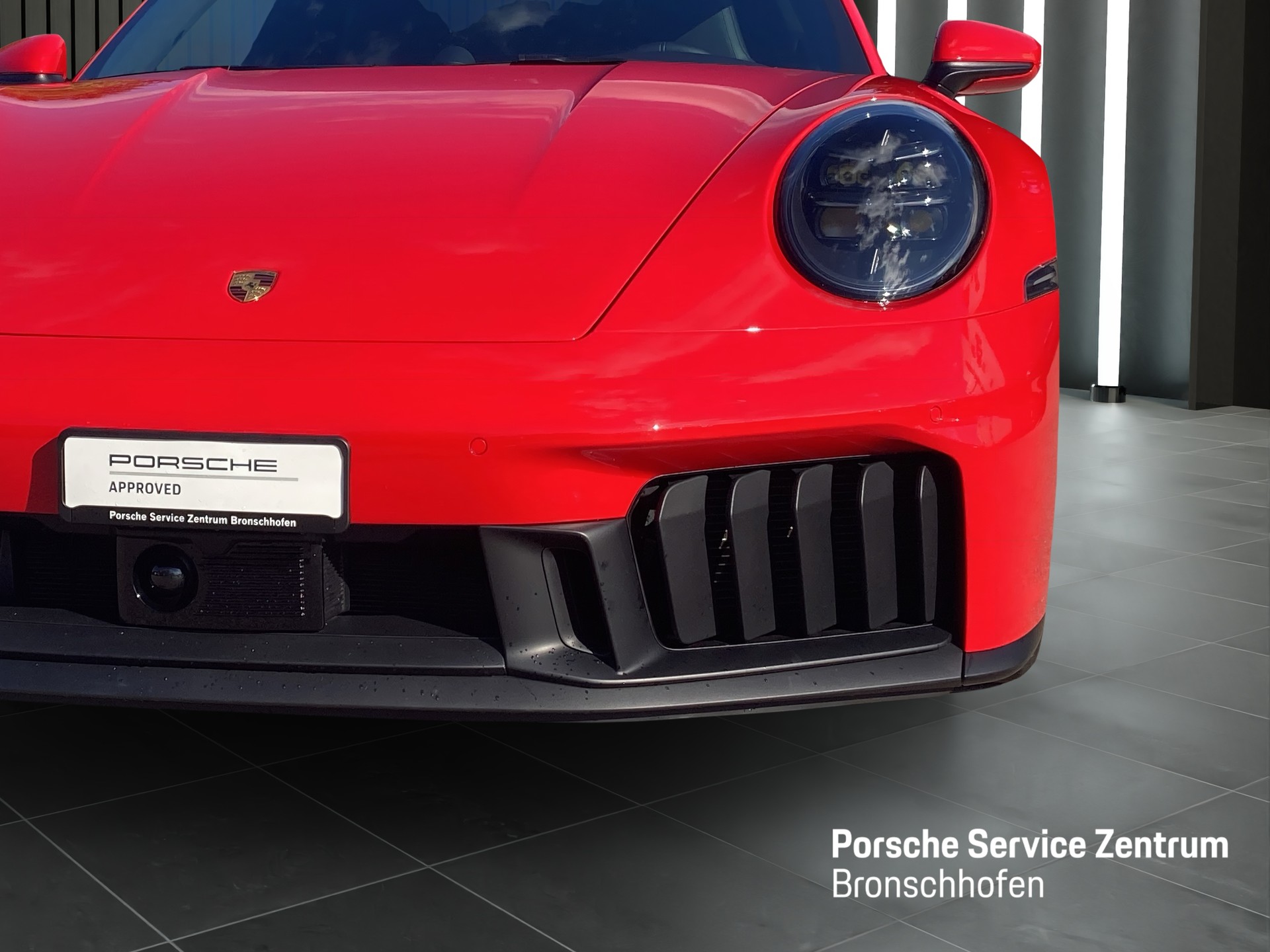 PORSCHE 911 Carrera GTS-image-8