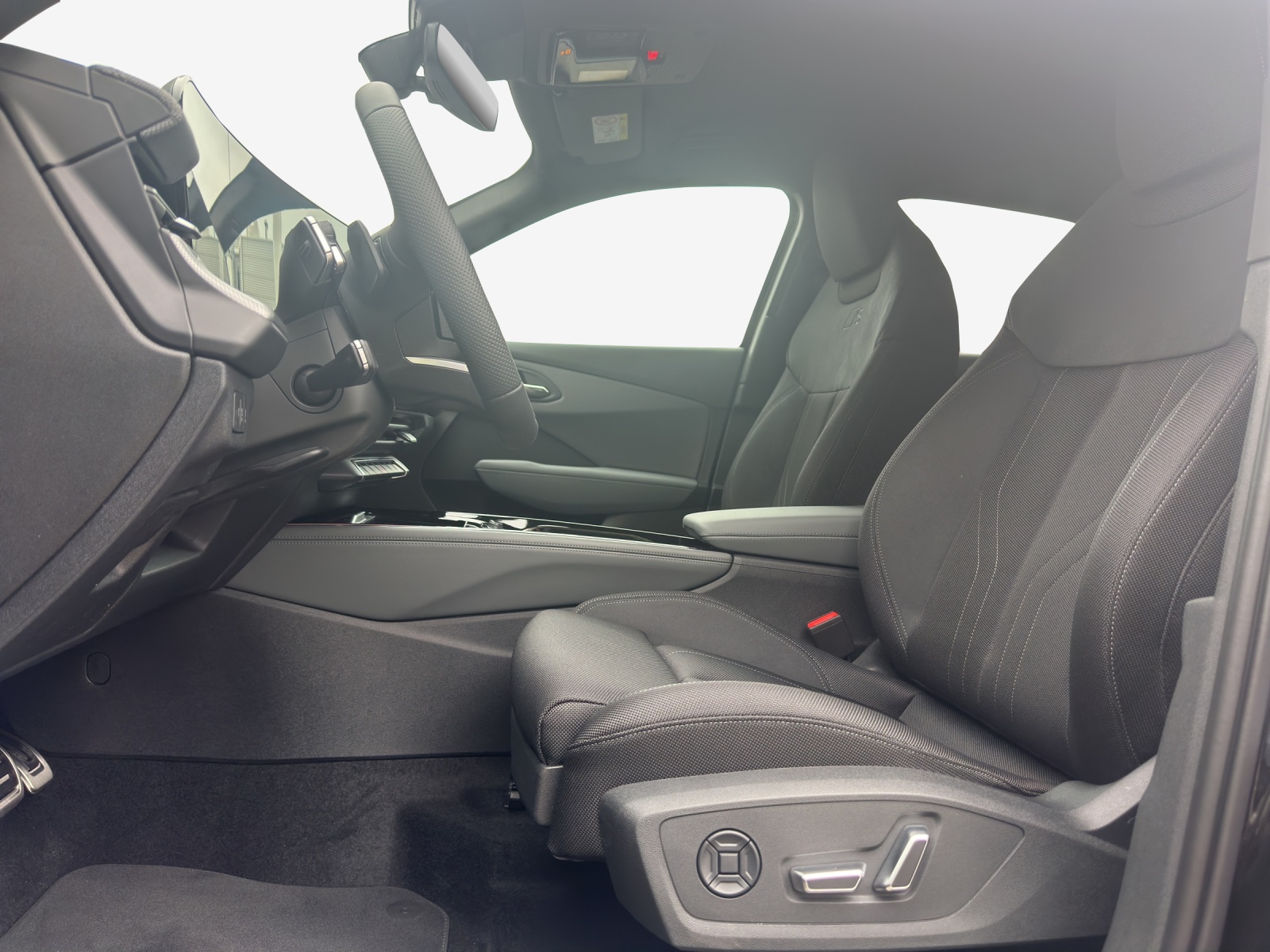 AUDI Q3 SUV TFSI quattro 150 kW S tronic-image-10
