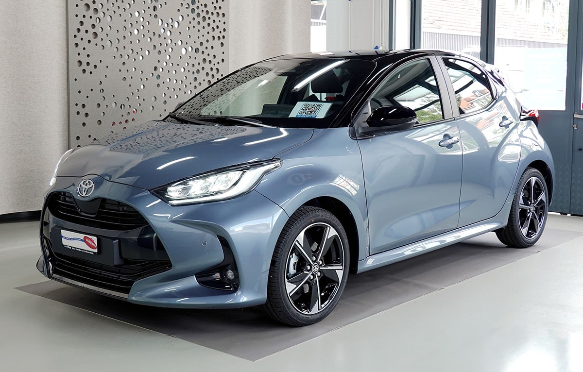 TOYOTA Yaris 1.5 Premium e-CVT, Bitone-image-0