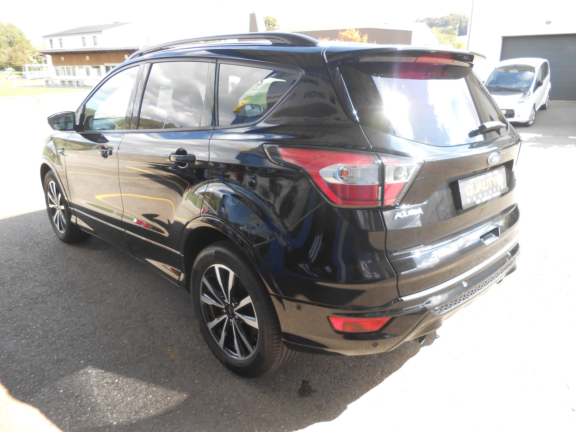 FORD Kuga 1.5 SCTi ST Line 4WD Automatic-image-6