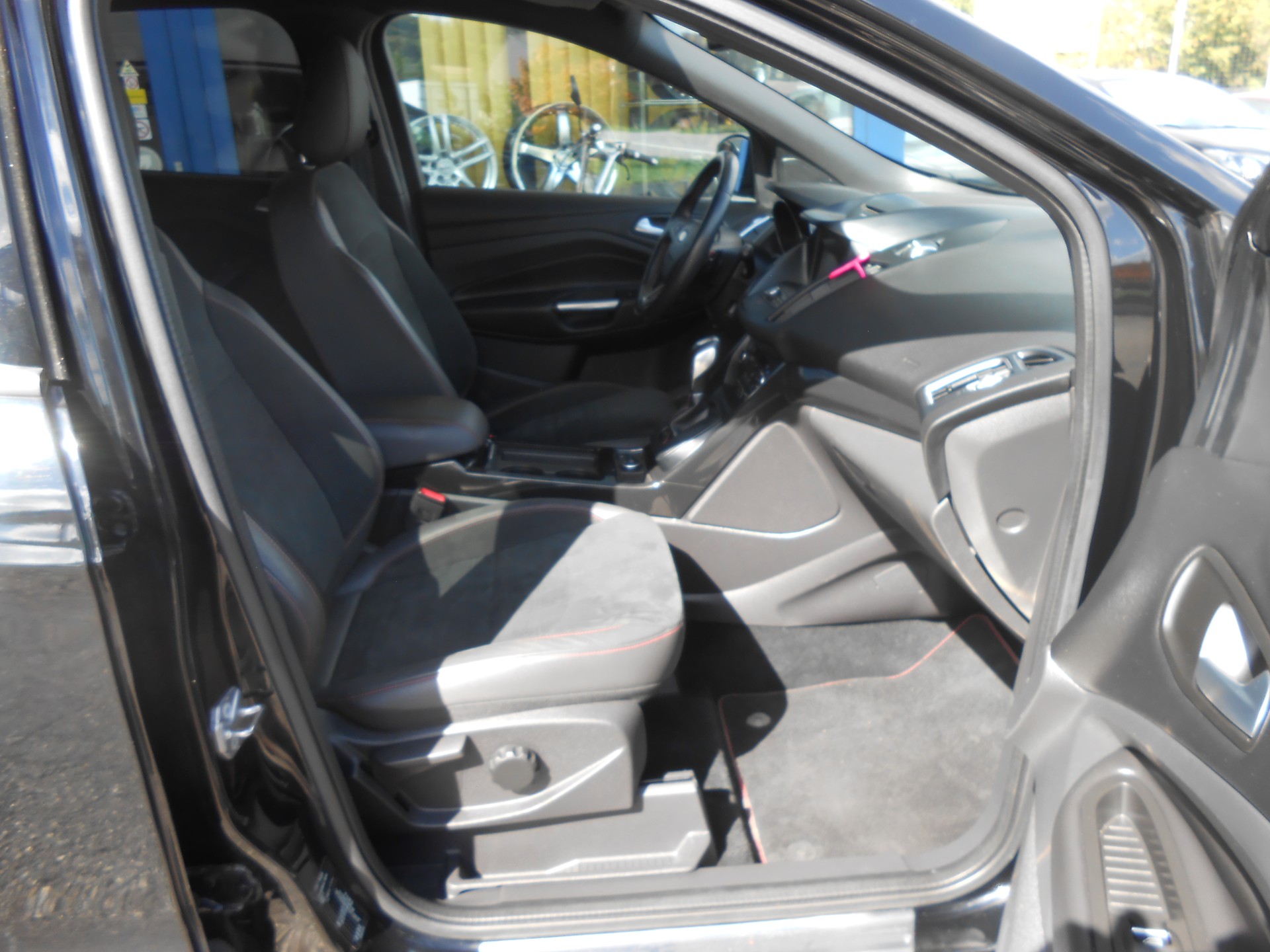 FORD Kuga 1.5 SCTi ST Line 4WD Automatic-image-7
