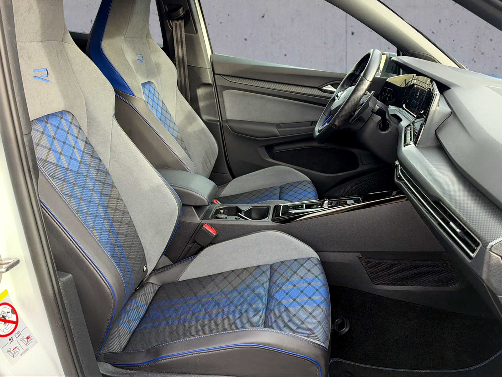 VW Golf 2.0 TSI R DSG 4Motion R Performance-image-8