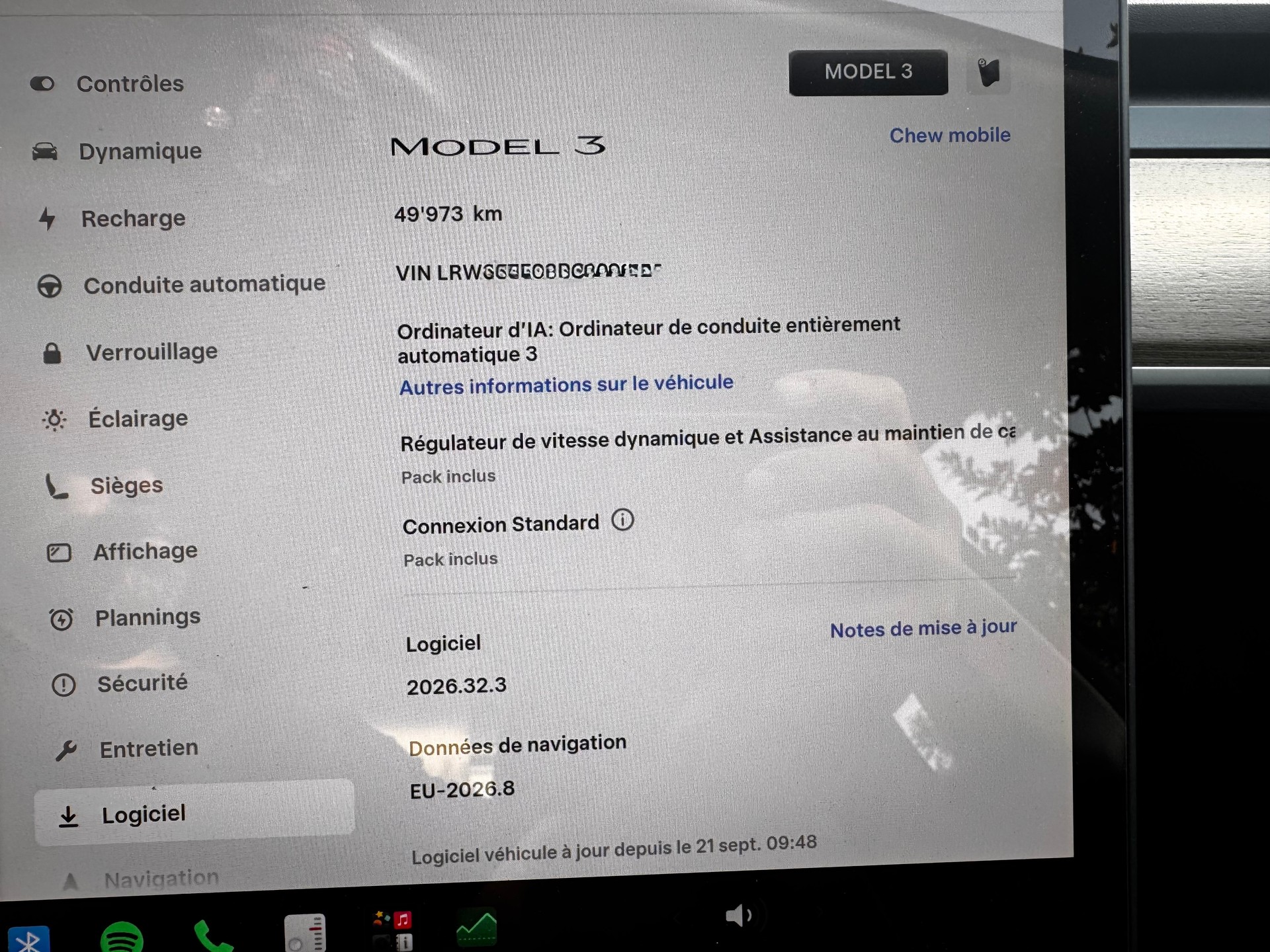 TESLA MODEL 3-image-5
