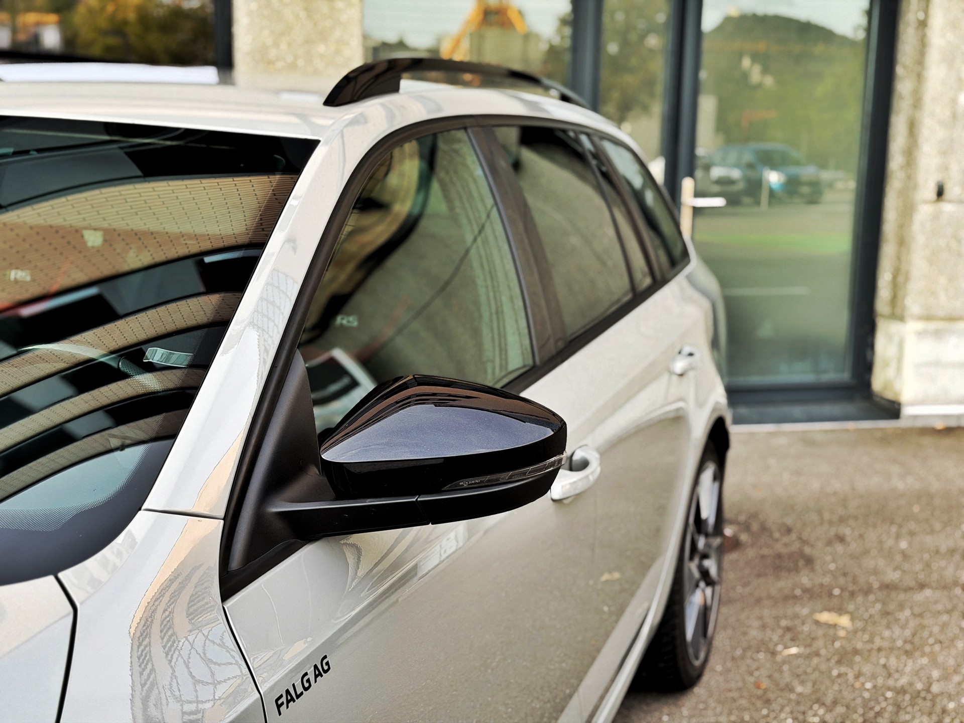 SKODA Octavia Combi 2.0 TDI RS 4x4 DSG-image-9