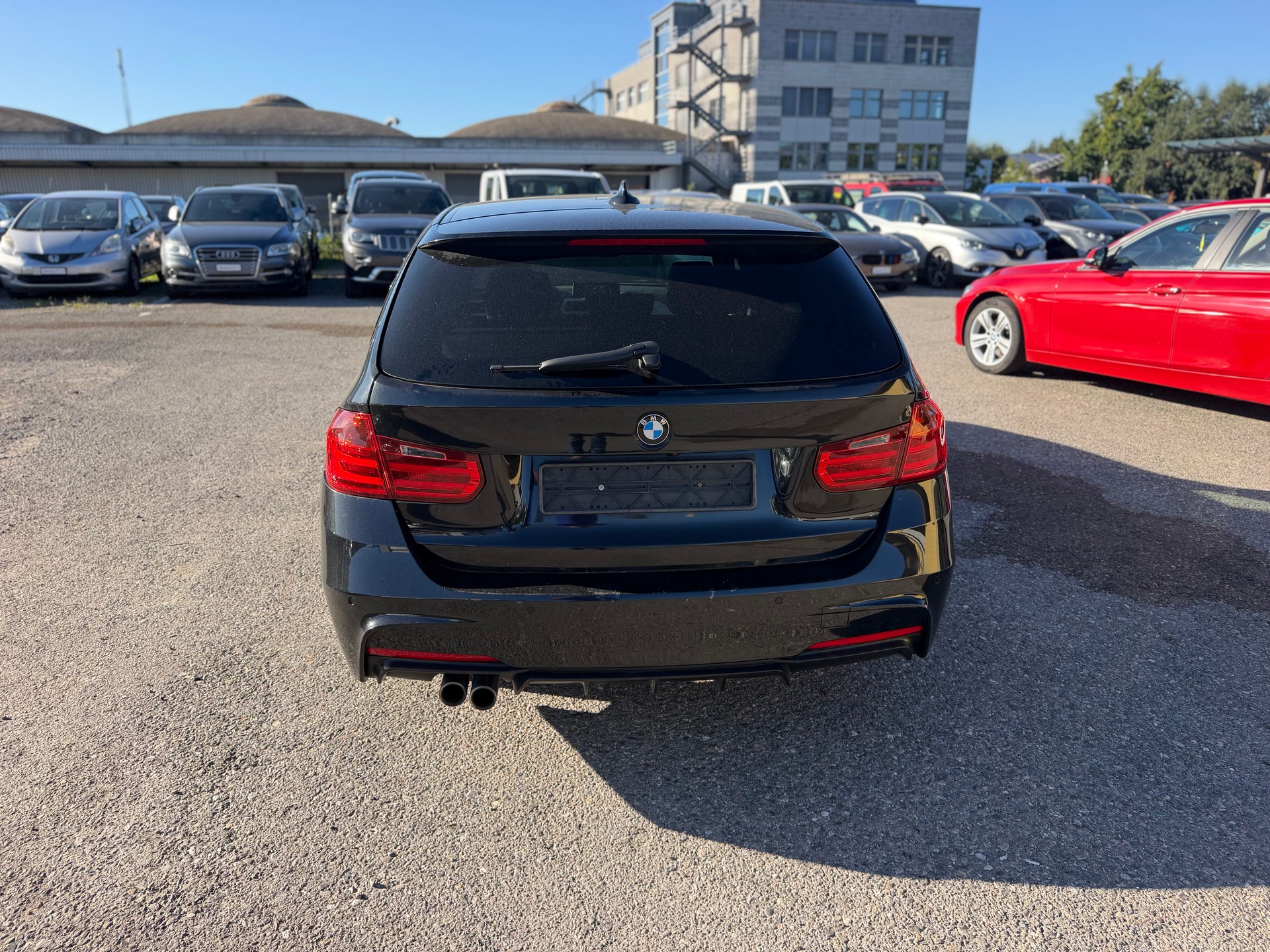 BMW 330d xDrive Touring Sport Line Steptronic-image-4