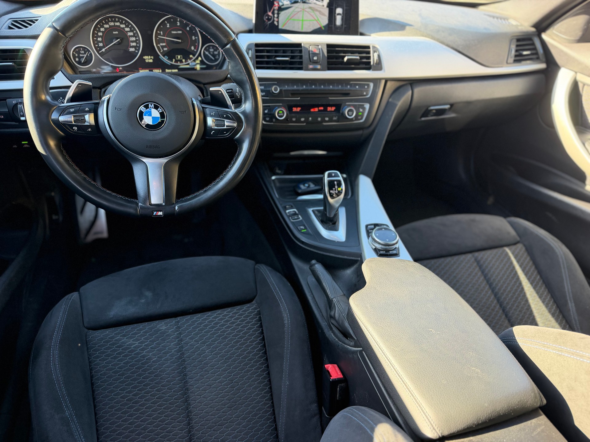 BMW 330d xDrive Touring Sport Line Steptronic-image-11
