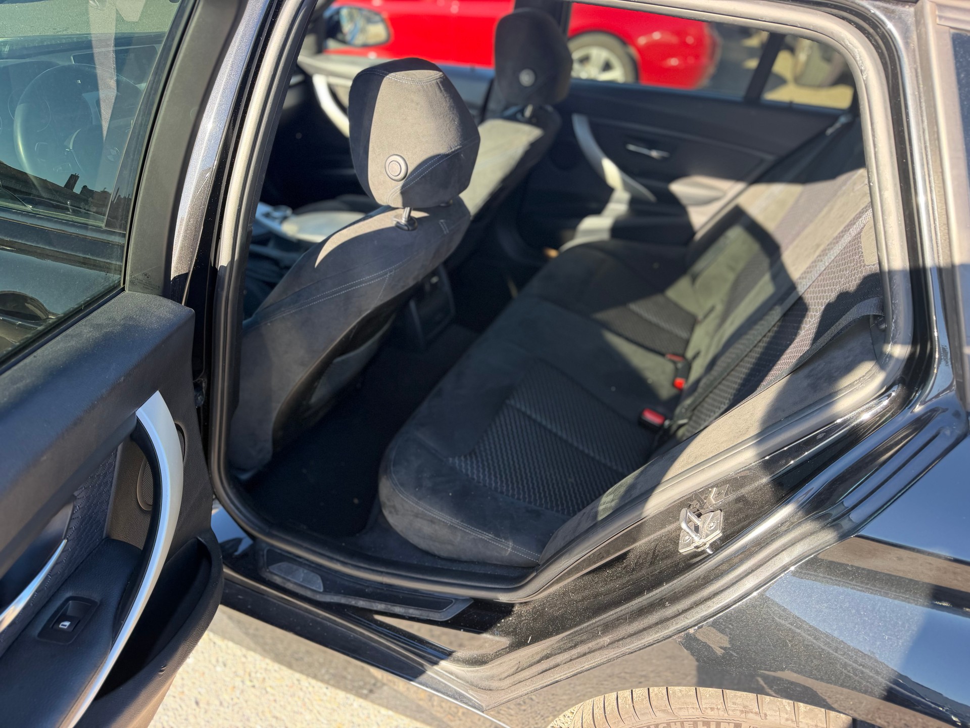BMW 330d xDrive Touring Sport Line Steptronic-image-10